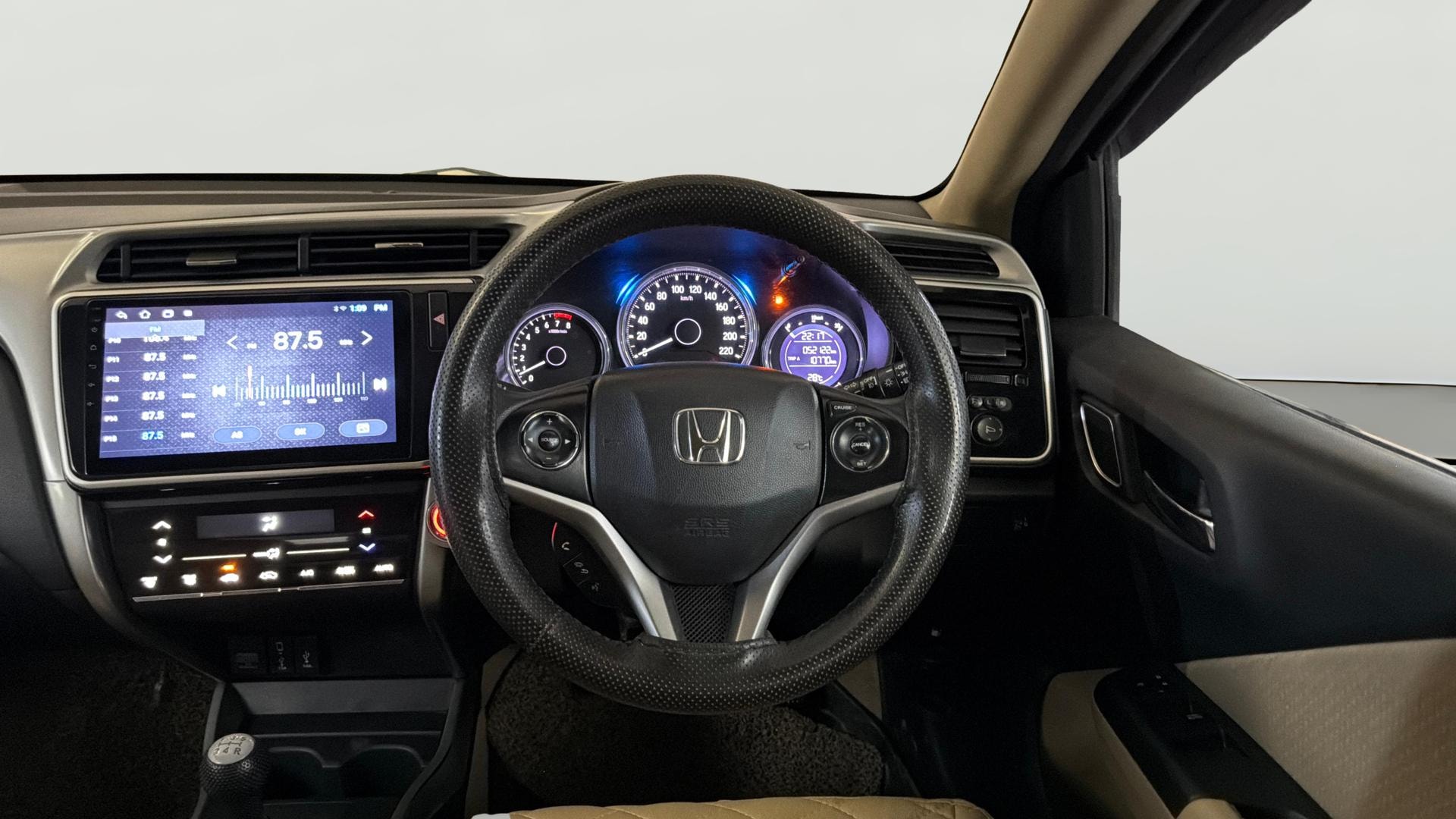View 2021 Honda City ZX MT Diesel Anniversary Edition Image 21 Used 2021 Honda City ZX MT Diesel Anniversary Edition Image 21