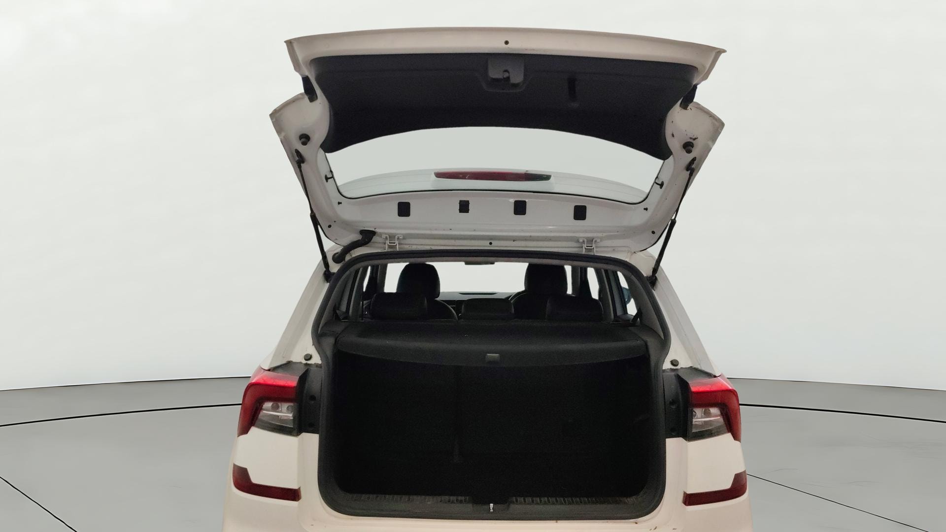 View 2023 Skoda Kushaq Ambition 1.0 TSI MT Image 17 Used 2023 Skoda Kushaq Ambition 1.0 TSI MT Image 17