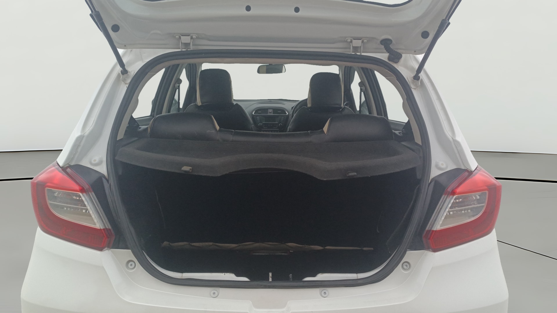 View 2019 Tata Tiago Revotorq XB Image 36 Used 2019 Tata Tiago Revotorq XB Image 36