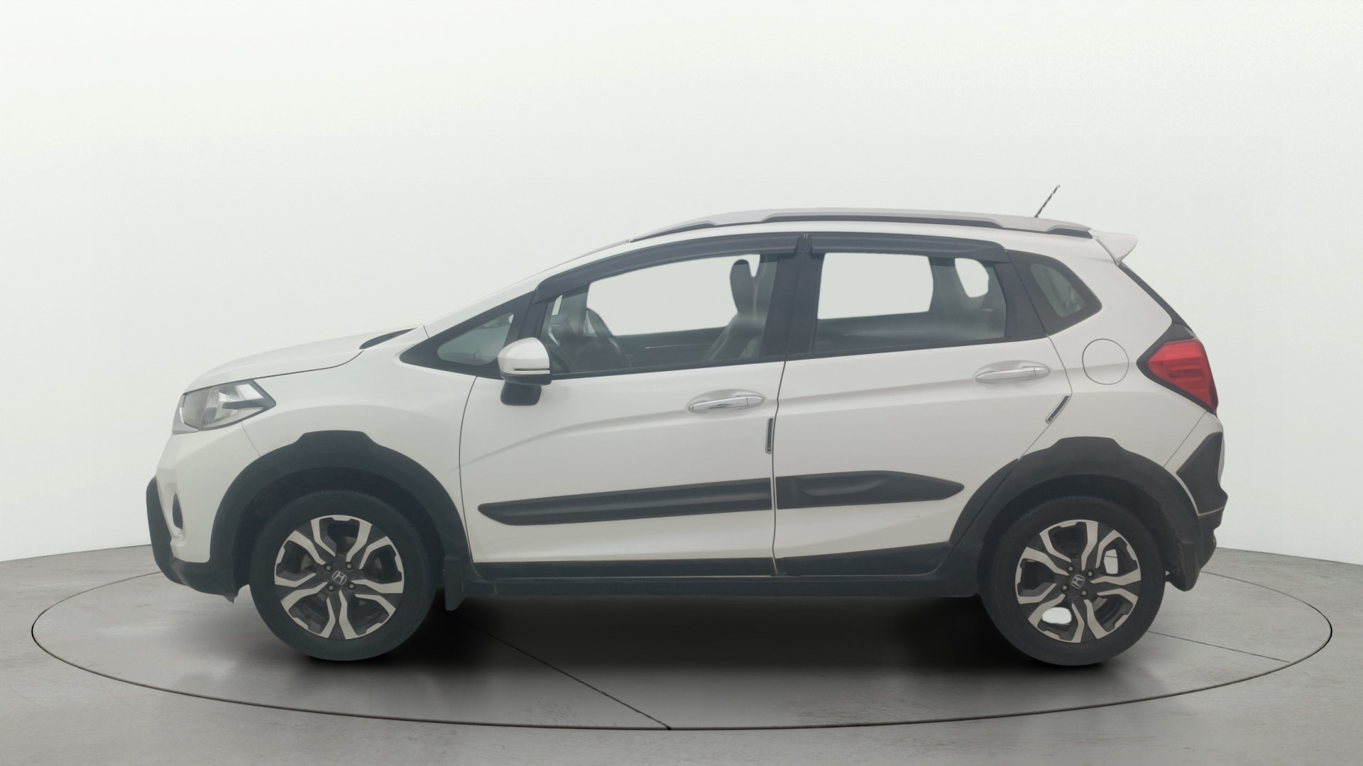 View 2018 Honda WR-V S MT Diesel Edge Edition Image 5 Used 2018 Honda WR-V S MT Diesel Edge Edition Image 5
