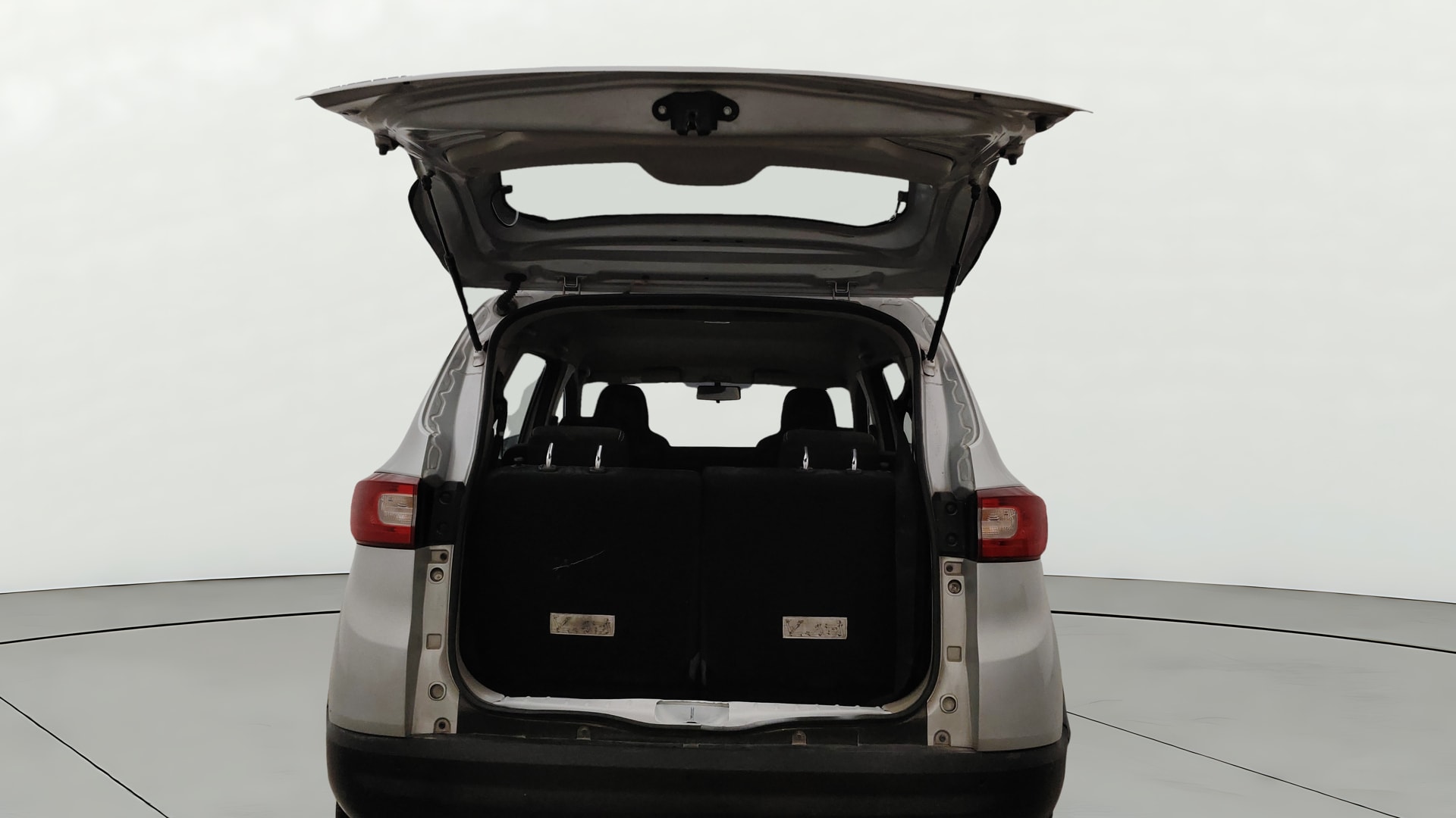 View 2021 Renault Triber RXZ Image 32 Used 2021 Renault Triber RXZ Image 32