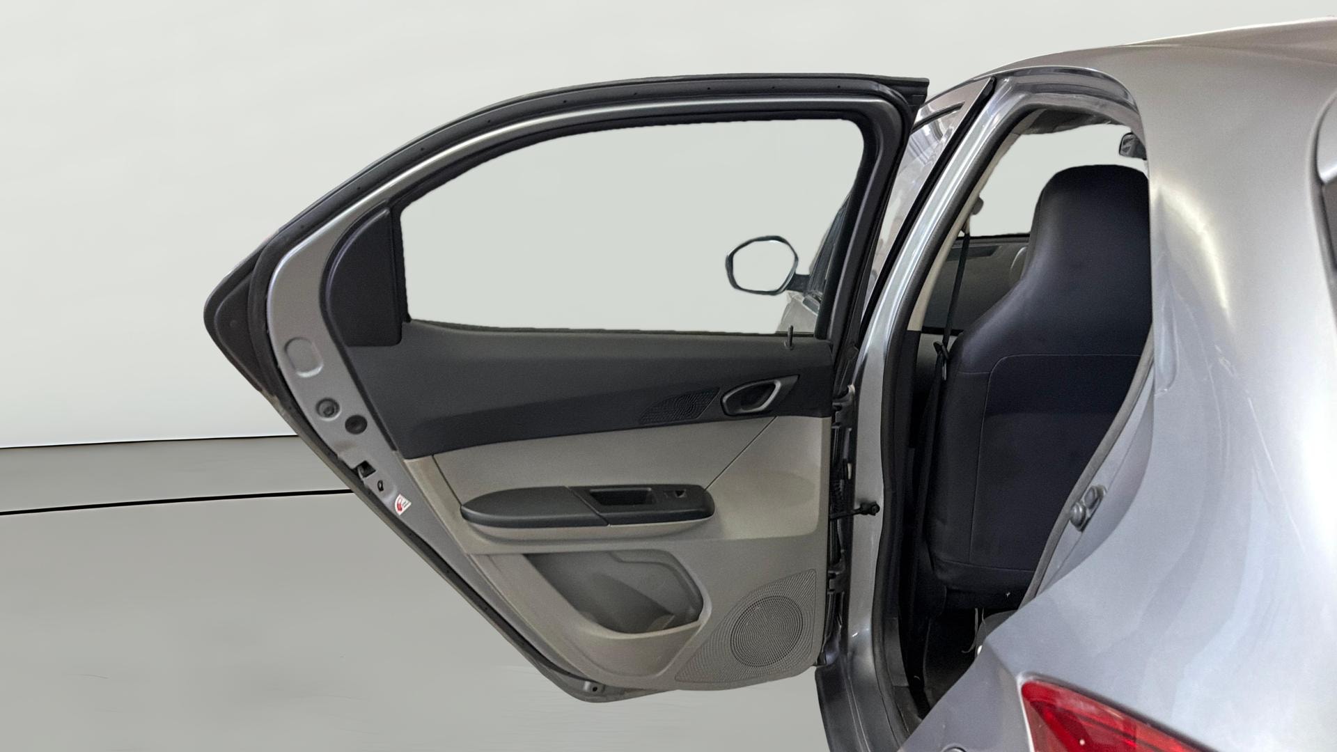 View 2018 Tata Tiago Revotorq XB Image 22 Used 2018 Tata Tiago Revotorq XB Image 22