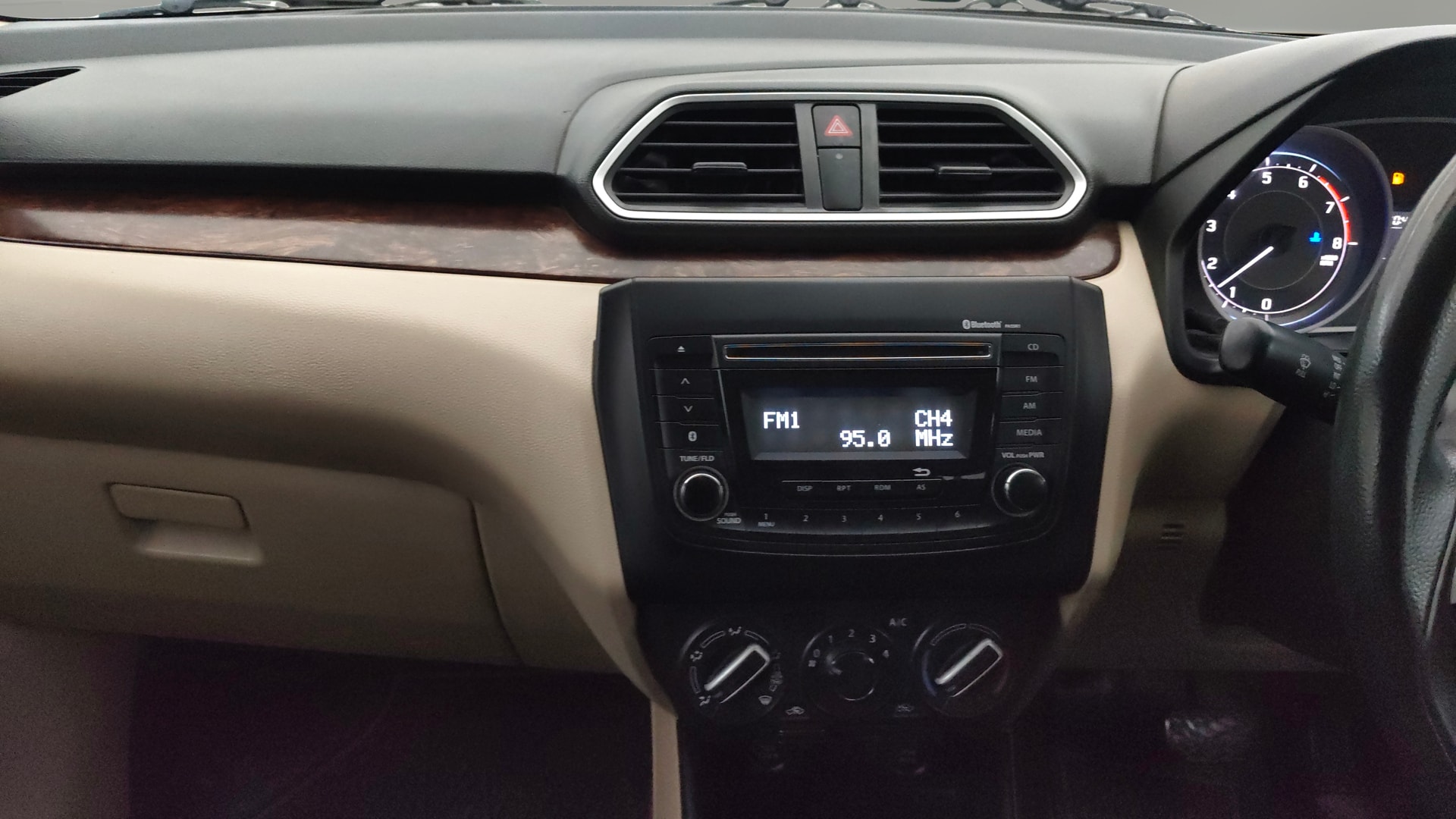 View 2019 Maruti Suzuki 1000 Base Variant Image 17 Used 2019 Maruti Suzuki 1000 Base Variant Image 17
