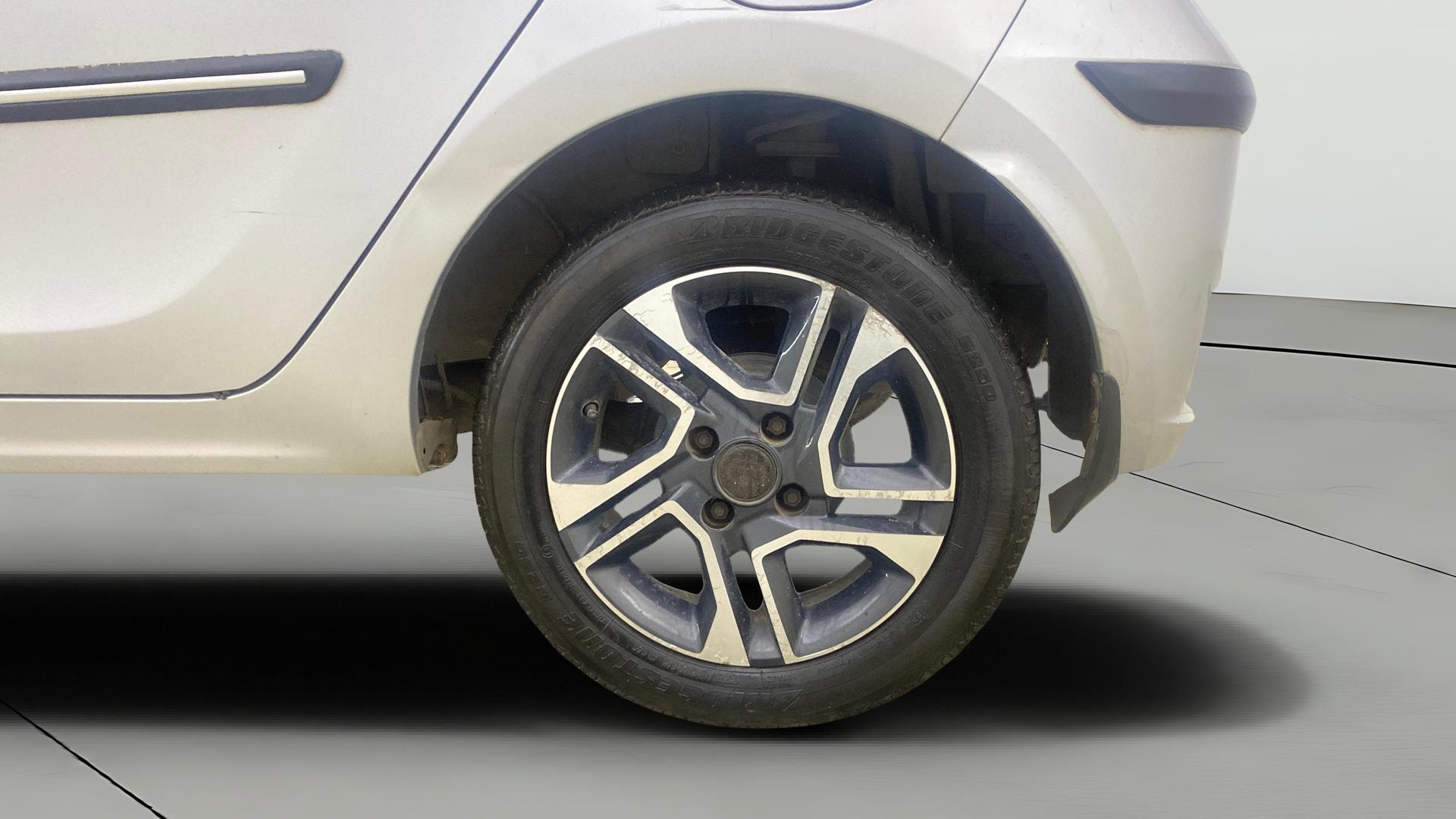 View 2021 Tata Tiago Revotorq XB Image 11 Used 2021 Tata Tiago Revotorq XB Image 11