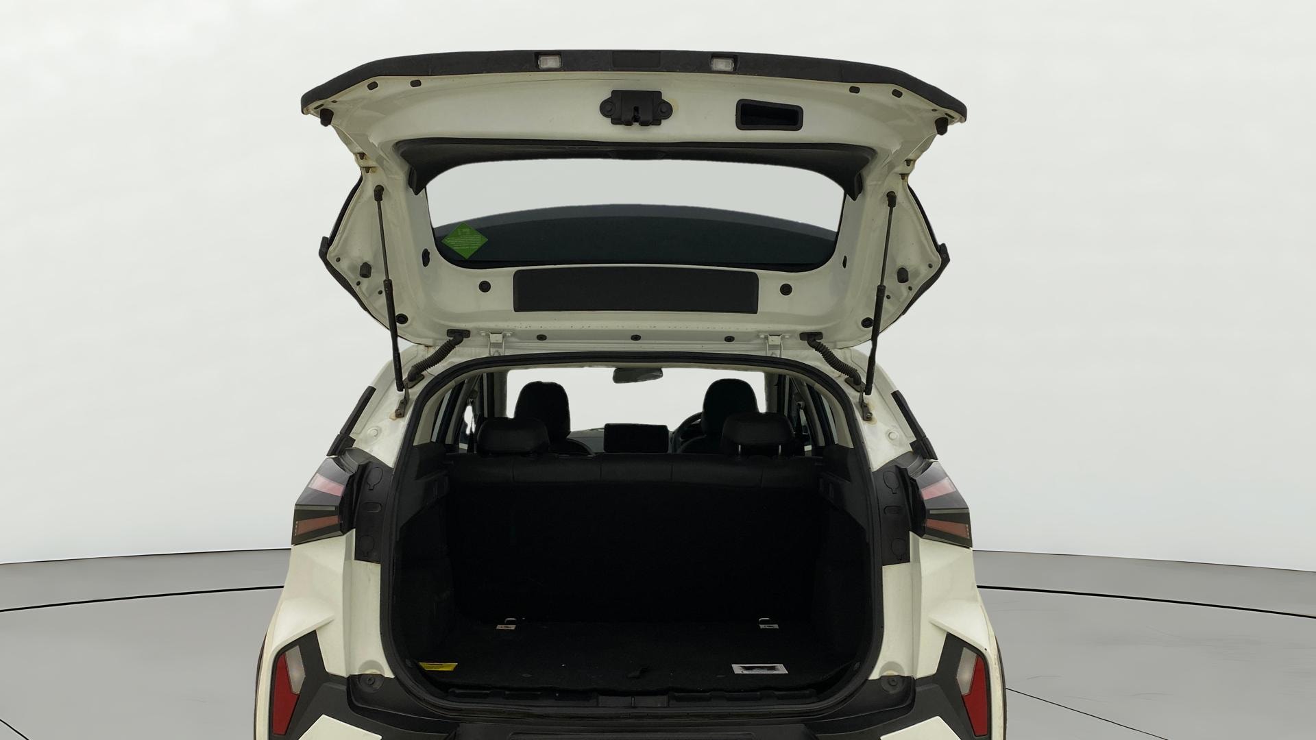 View 2025 Tata Nexon Revotron XE Image 16 Used 2025 Tata Nexon Revotron XE Image 16