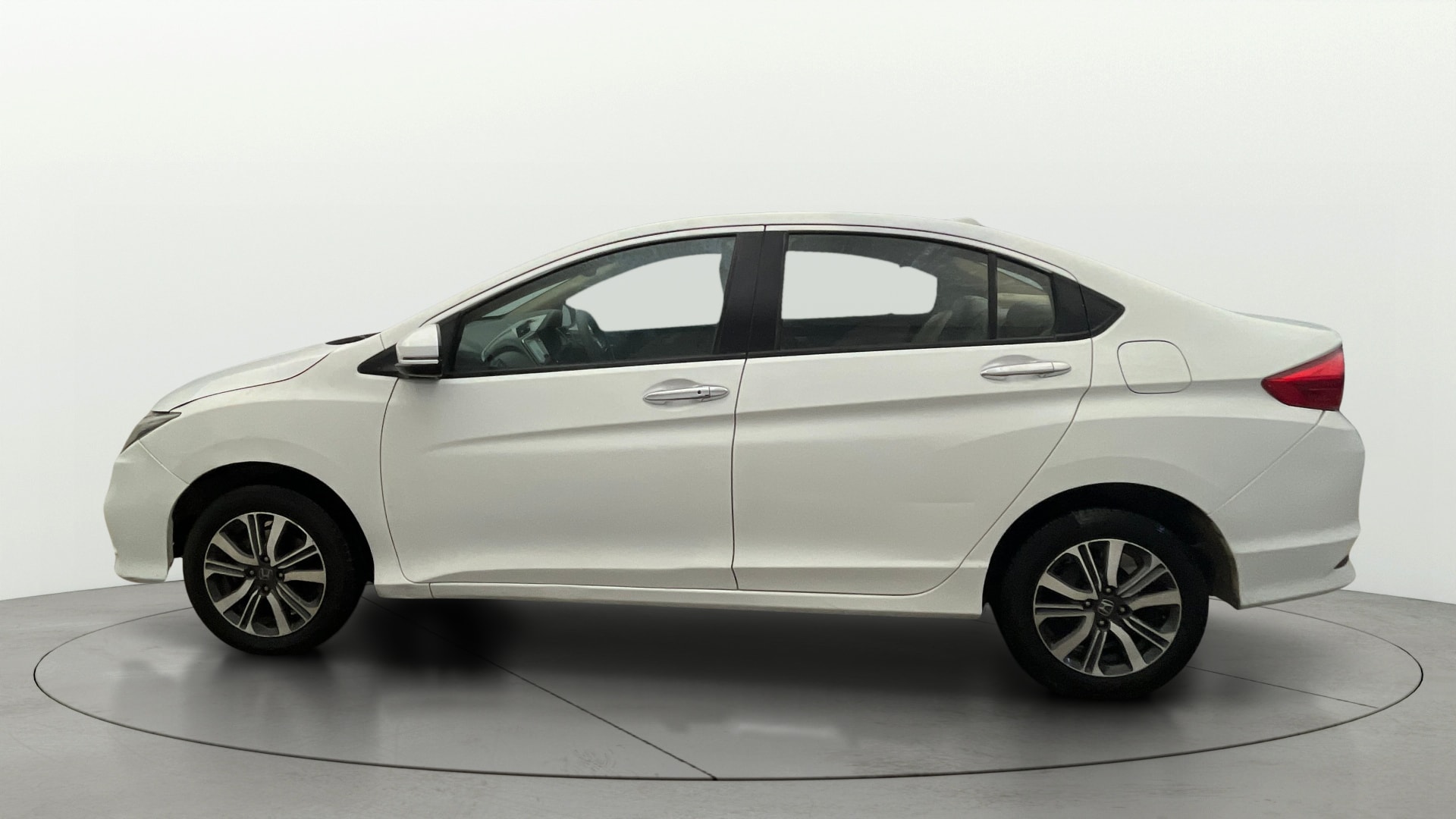 View 2017 Honda City ZX MT Diesel Anniversary Edition Image 26 Used 2017 Honda City ZX MT Diesel Anniversary Edition Image 26
