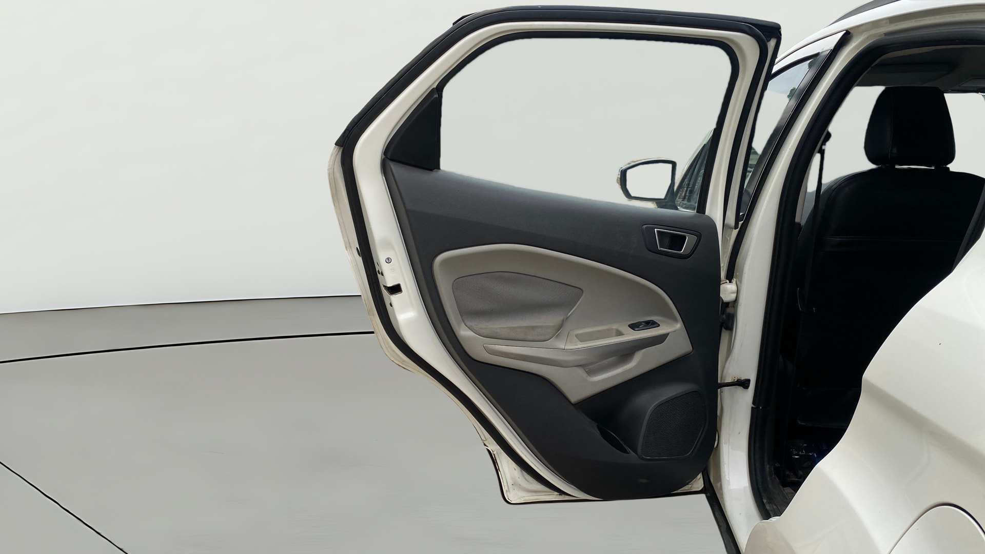 View 2016 Ford EcoSport 1.5 TDCi Diesel Ambiente BS IV Image 16 Used 2016 Ford EcoSport 1.5 TDCi Diesel Ambiente BS IV Image 16