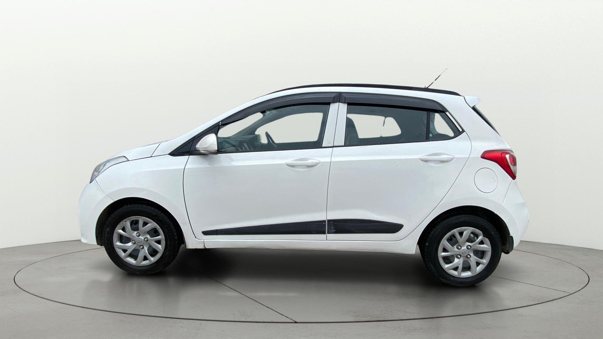 View 2019 Hyundai Grand i10 Sportz 1.2 Kappa Image 5 Used 2019 Hyundai Grand i10 Sportz 1.2 Kappa Image 5