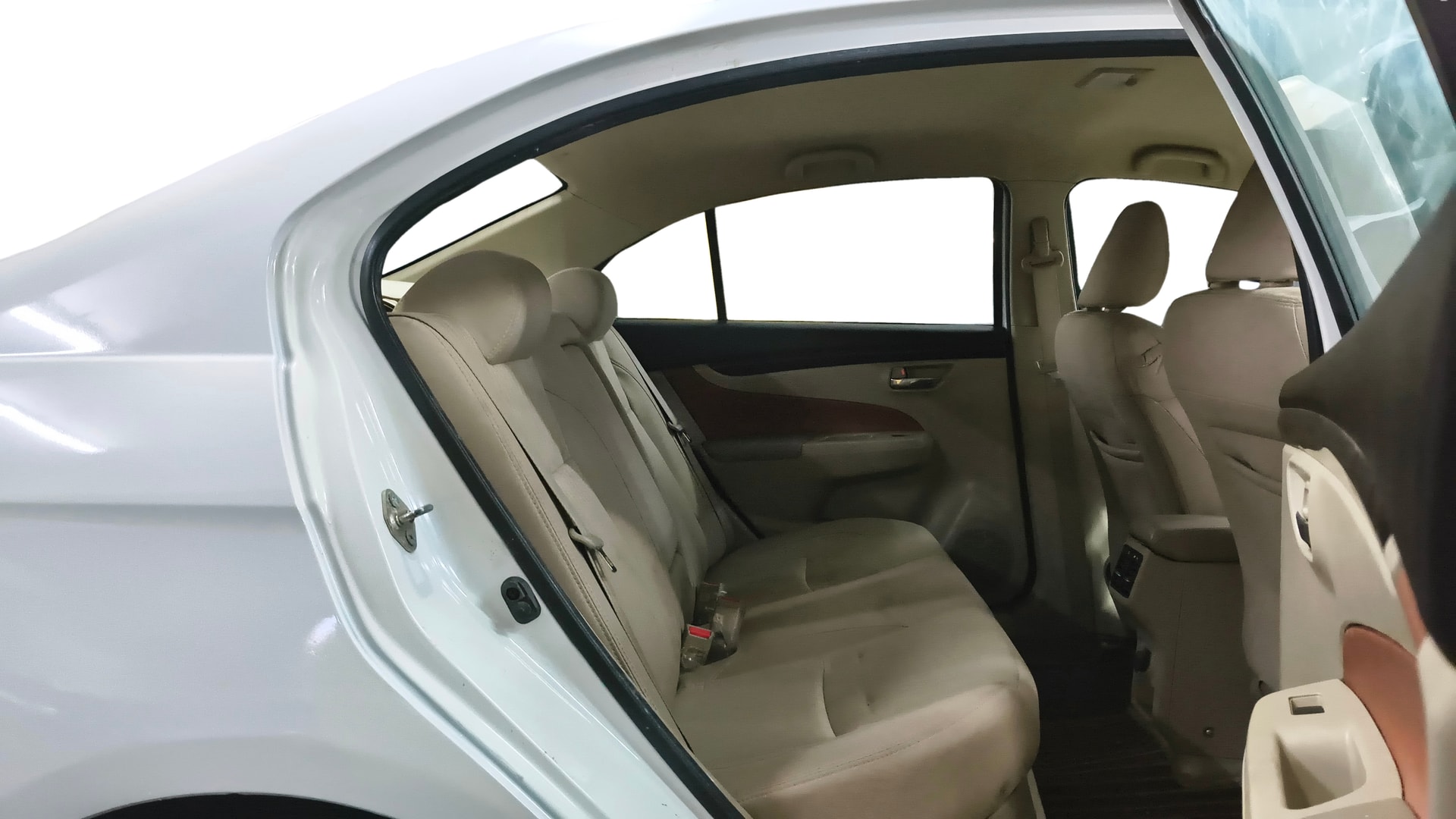 View 2017 Maruti Suzuki 1000 Base Variant Image 28 Used 2017 Maruti Suzuki 1000 Base Variant Image 28