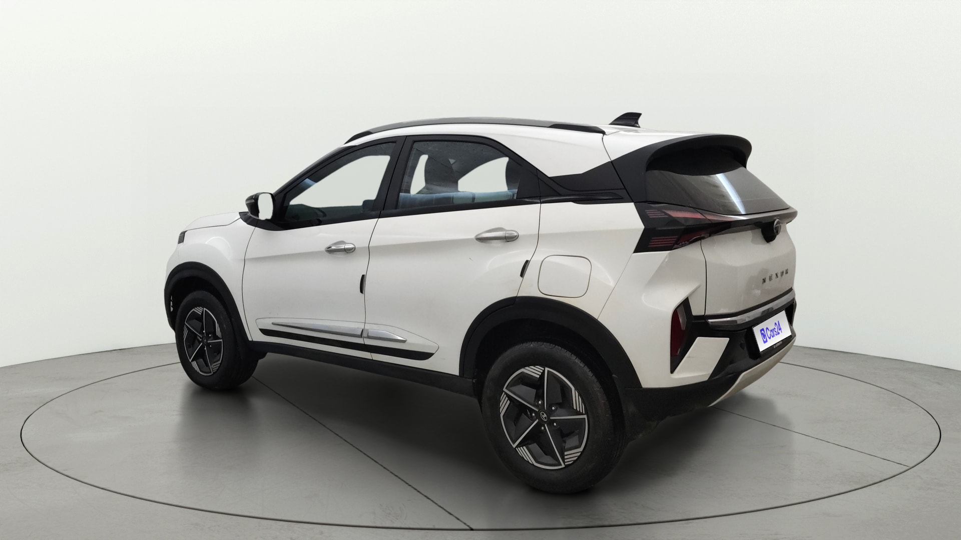 View 2024 Tata Nexon Revotron XE Image 2 Used 2024 Tata Nexon Revotron XE Image 2