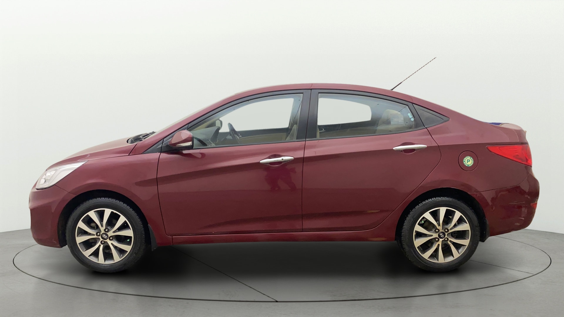 View 2014 Hyundai Fluidic Verna 1.6 VTVT SX Image 6 Used 2014 Hyundai Fluidic Verna 1.6 VTVT SX Image 6