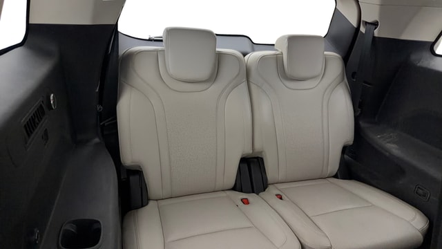 View Mahindra XUV700 Image 10 Used Mahindra XUV700 Image 10