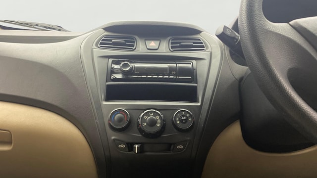View Hyundai EON Image 17 Used Hyundai EON Image 17