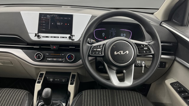 View Kia Carens Image 21 Used Kia Carens Image 21
