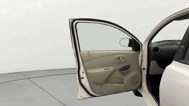 View Datsun Go Image 35 Used Datsun Go Image 35