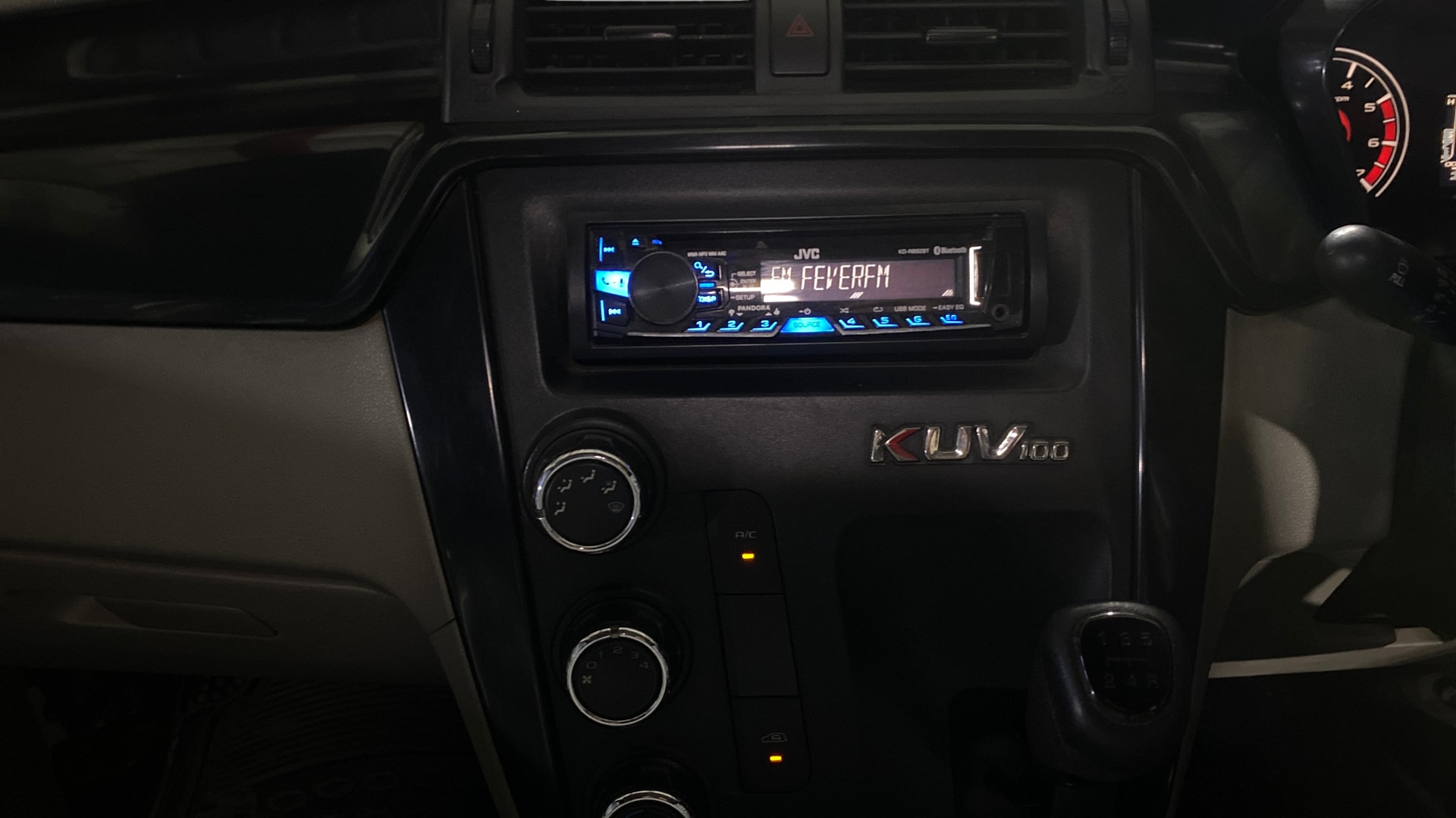 View 2016 Mahindra KUV100 K4 Plus Petrol 6 Seater BS IV Image 17 Used 2016 Mahindra KUV100 K4 Plus Petrol 6 Seater BS IV Image 17