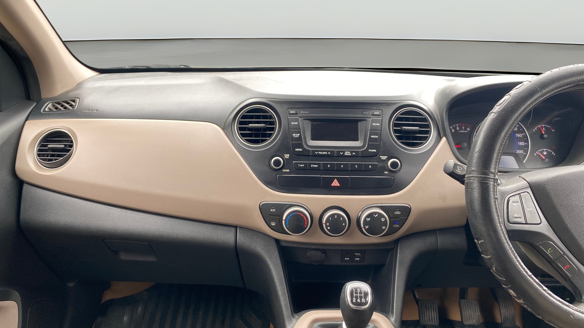 View 2016 Hyundai Grand i10 Sportz 1.2 Kappa Image 18 Used 2016 Hyundai Grand i10 Sportz 1.2 Kappa Image 18