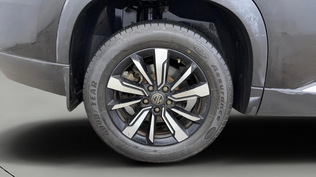 View MG Hector Plus Image 35 Used MG Hector Plus Image 35
