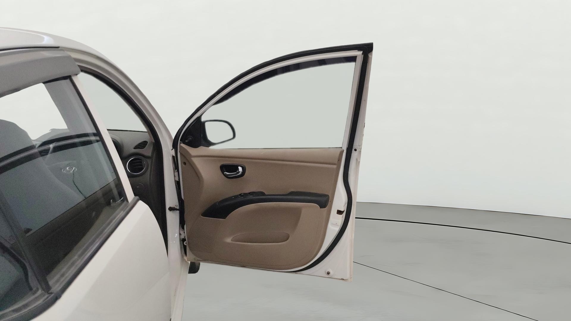 View 2014 Hyundai i10 1.2 Asta MT Image 43 Used 2014 Hyundai i10 1.2 Asta MT Image 43