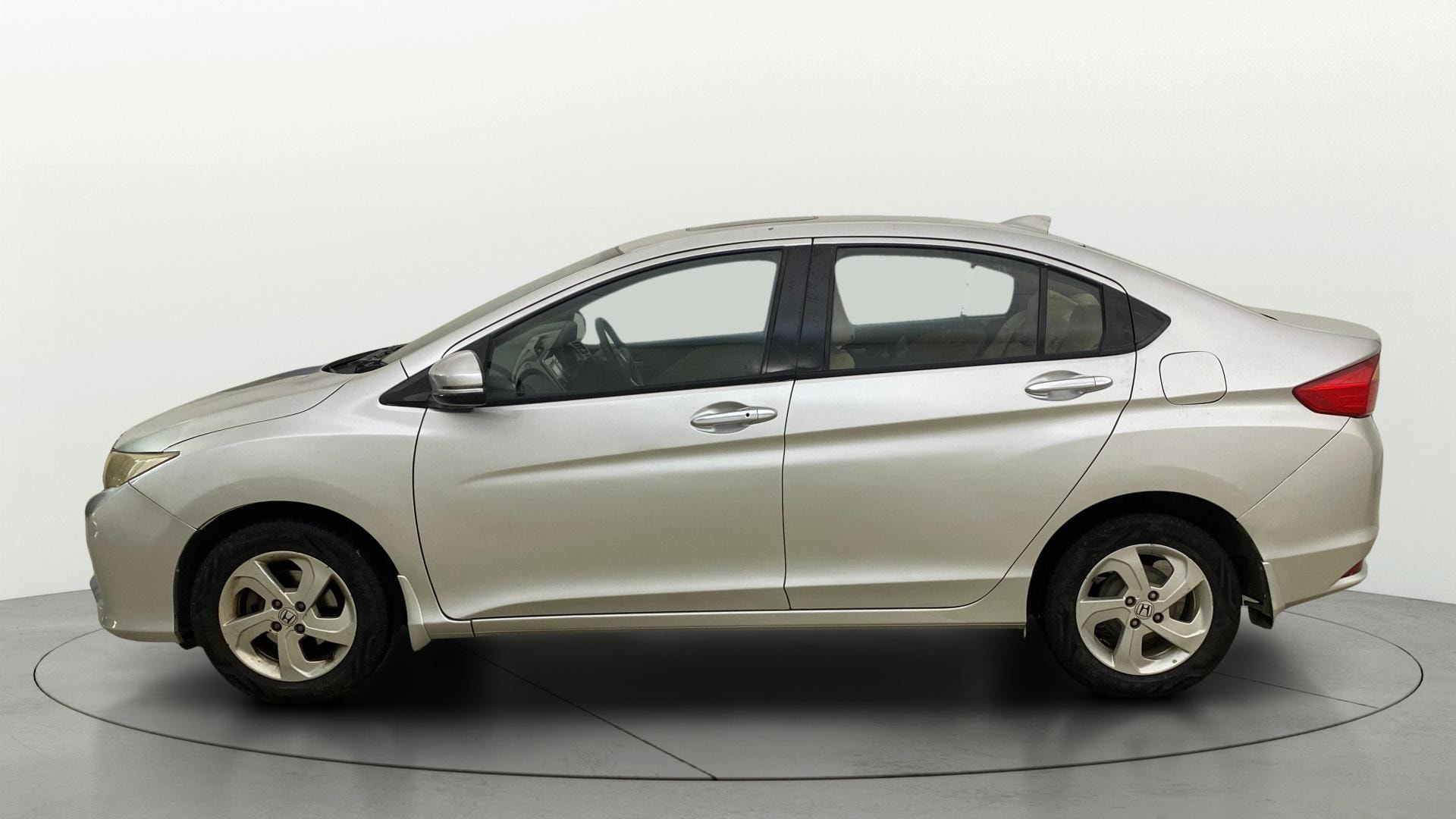 View 2015 Honda City ZX MT Diesel Anniversary Edition Image 26 Used 2015 Honda City ZX MT Diesel Anniversary Edition Image 26