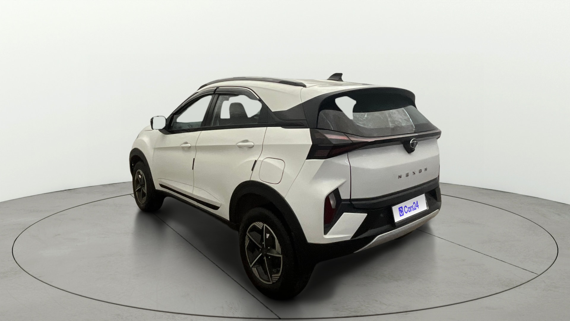 View 2023 Tata Nexon Revotron XE Image 2 Used 2023 Tata Nexon Revotron XE Image 2
