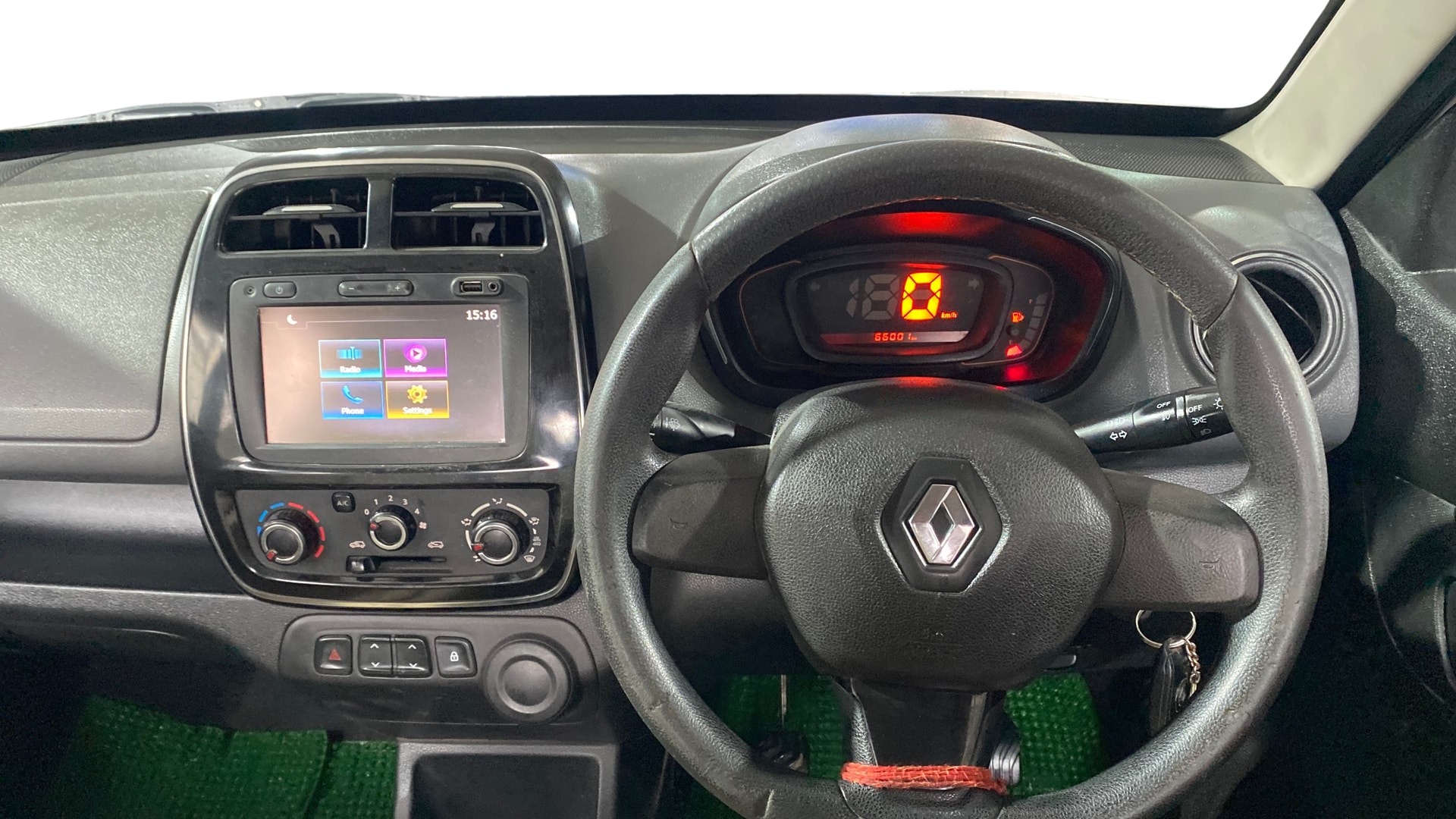 View 2018 Renault Kwid RXL 1.0 BS IV Image 20 Used 2018 Renault Kwid RXL 1.0 BS IV Image 20