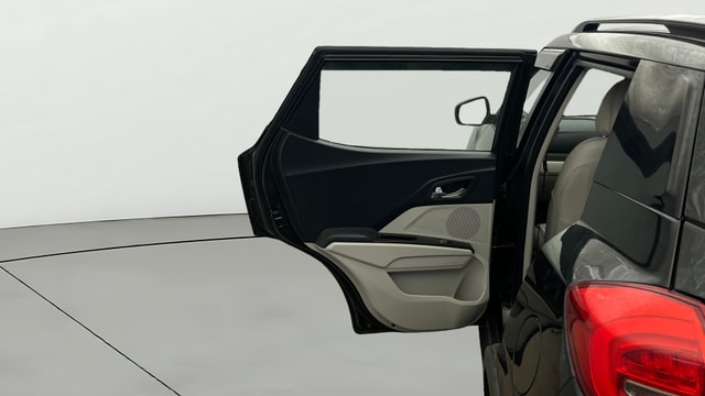 View Mahindra XUV300 Image 23 Used Mahindra XUV300 Image 23