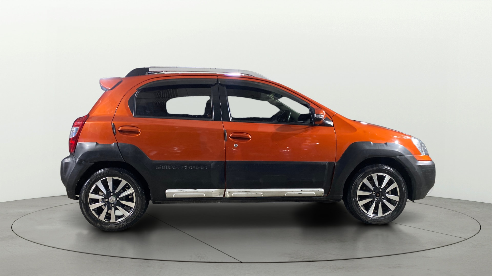 View 2018 Toyota Etios Cross 1.2 G Image 8 Used 2018 Toyota Etios Cross 1.2 G Image 8