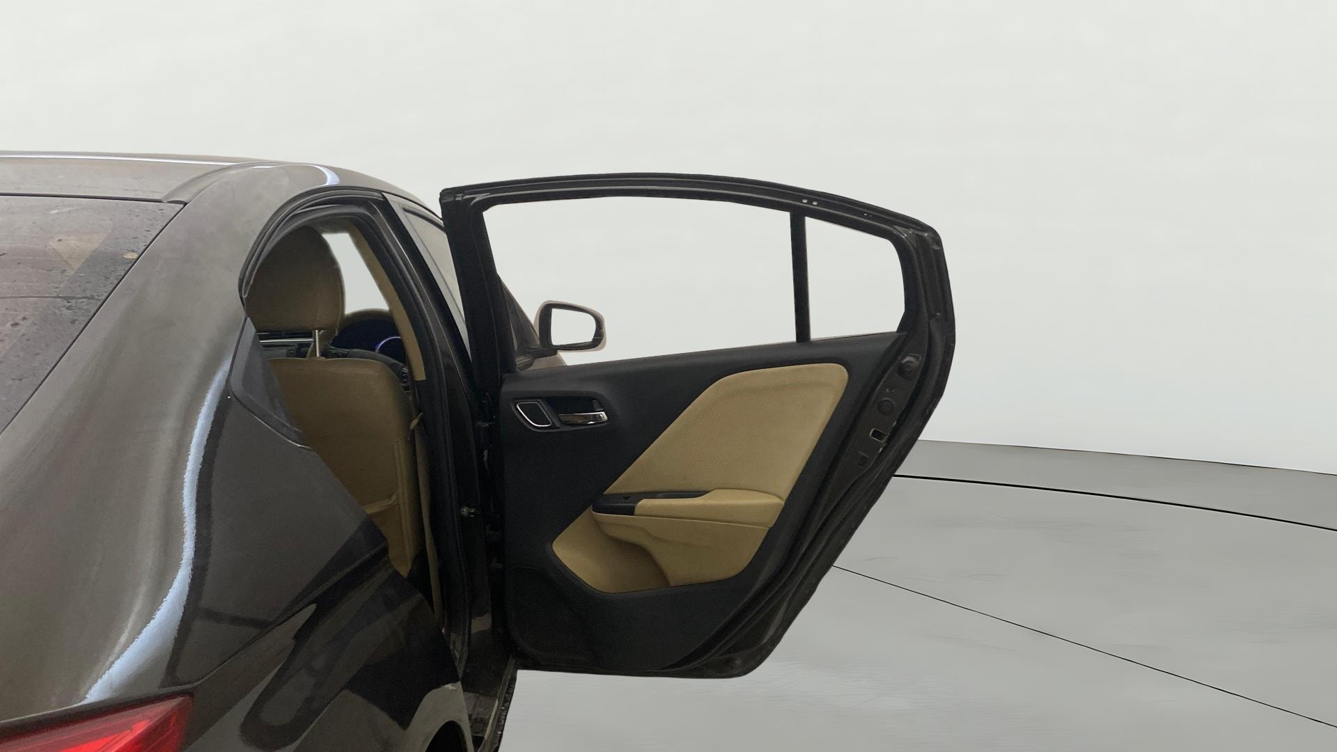 View 2022 Honda City ZX MT Diesel Anniversary Edition Image 8 Used 2022 Honda City ZX MT Diesel Anniversary Edition Image 8