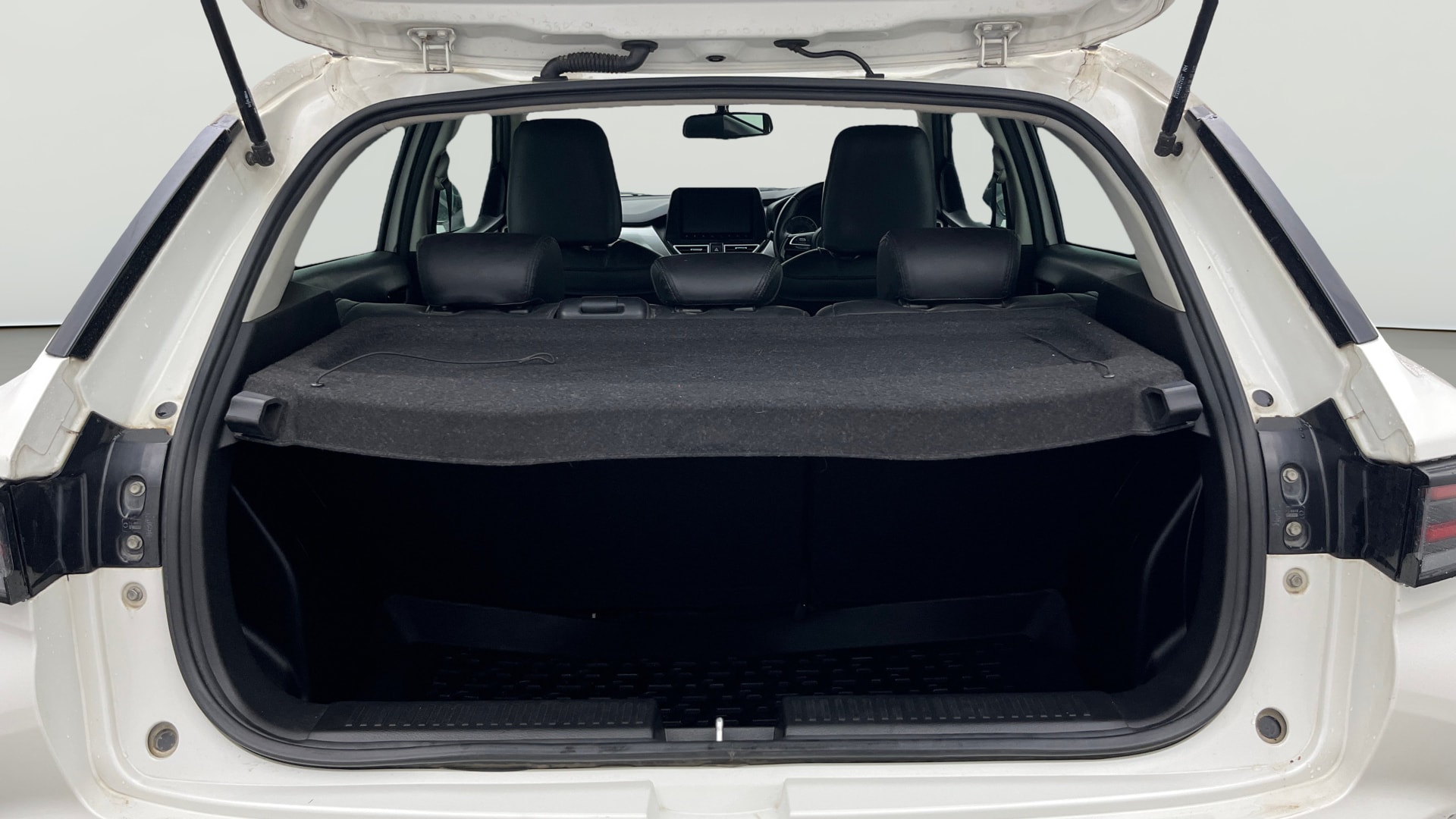 View 2024 Toyota Urban Cruiser Taisor V 1.0 Petrol MT Image 39 Used 2024 Toyota Urban Cruiser Taisor V 1.0 Petrol MT Image 39
