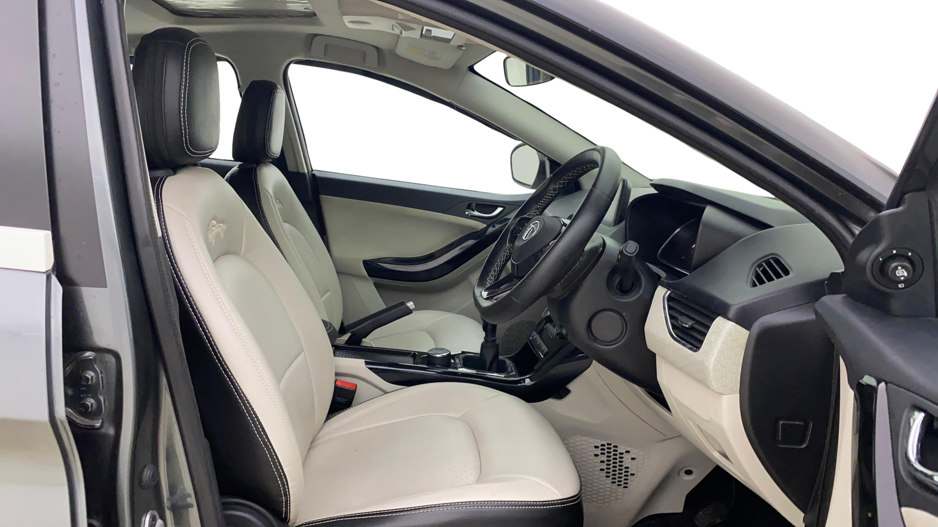 View 2023 Tata Nexon Revotron XE Image 28 Used 2023 Tata Nexon Revotron XE Image 28