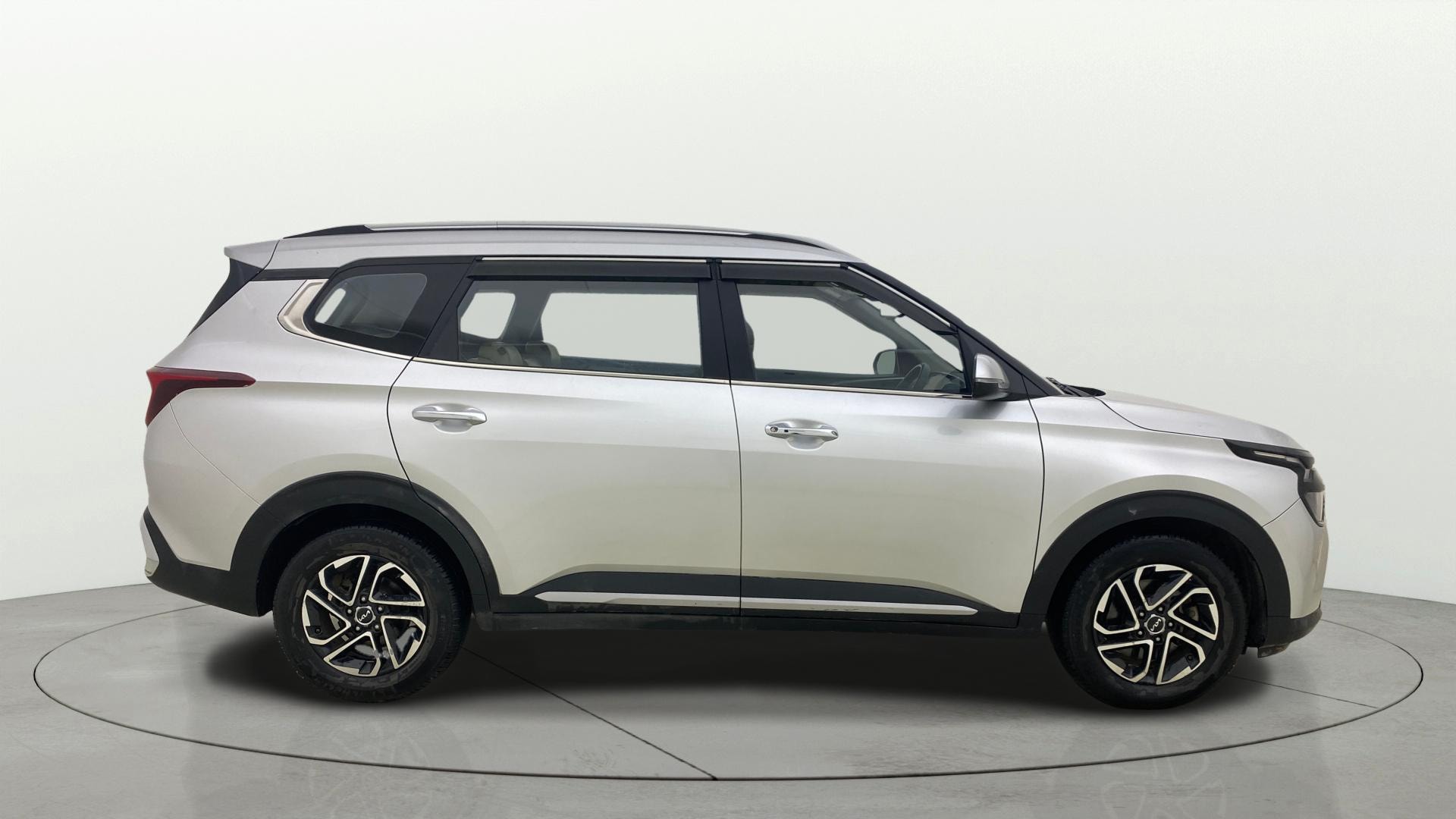 Used 2023 Kia Carens Used 2023 Kia Carens
