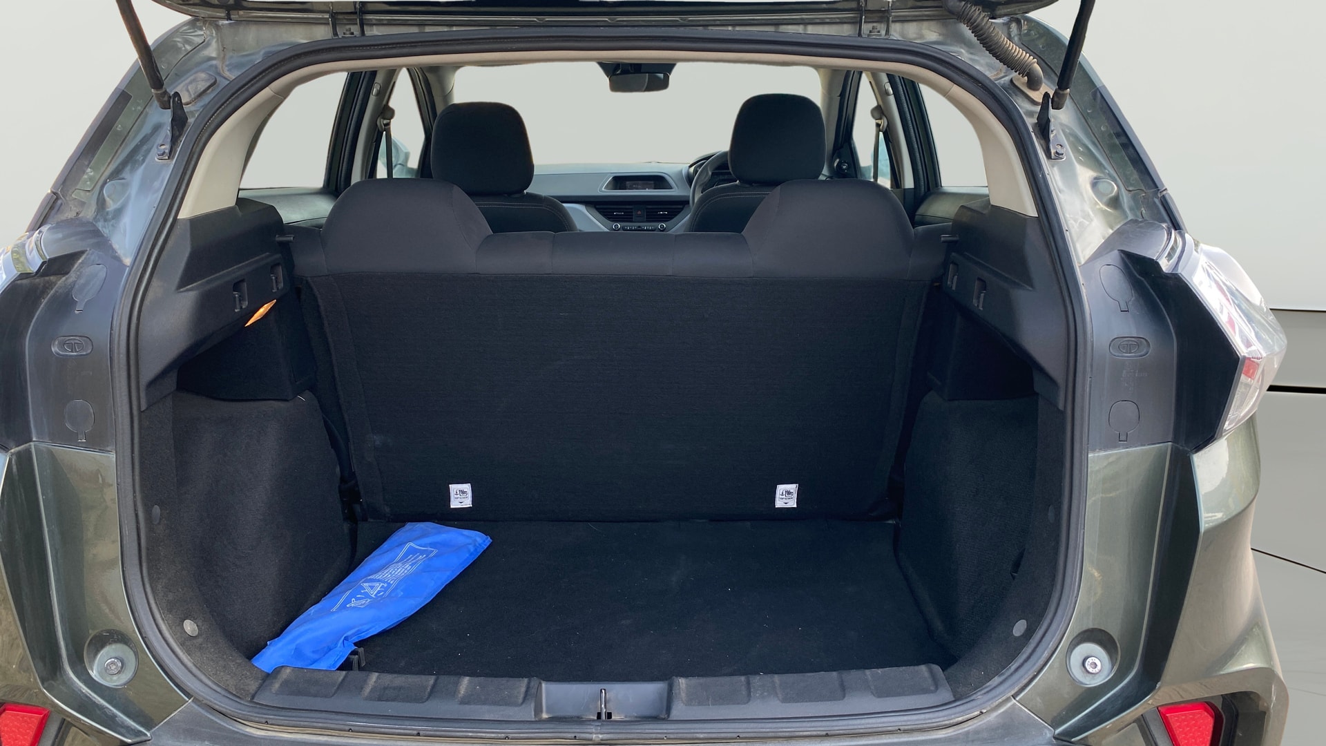 View 2022 Tata Nexon Revotron XE Image 36 Used 2022 Tata Nexon Revotron XE Image 36