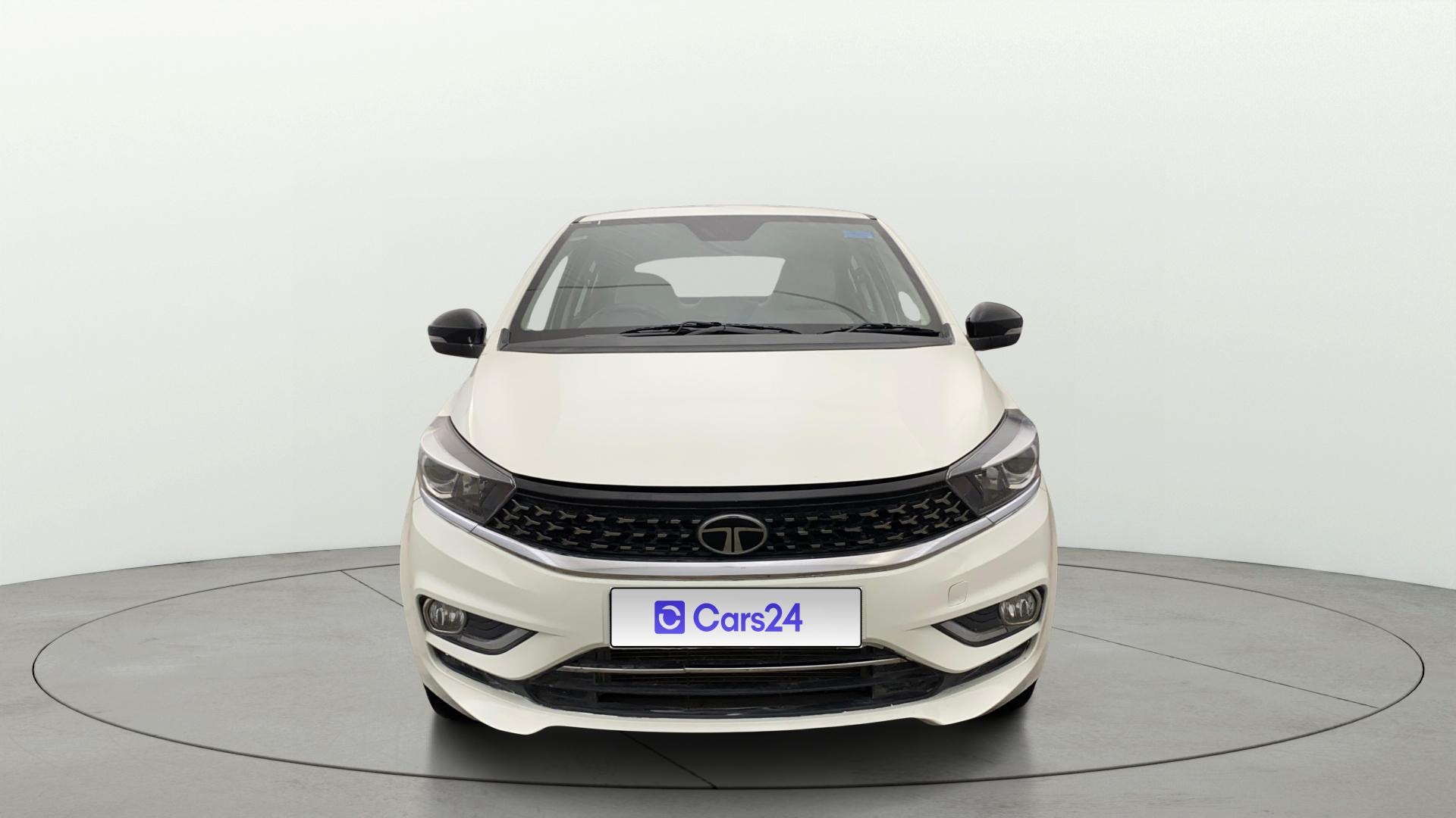 View 2025 Tata Tigor XE Diesel Image 1 Used 2025 Tata Tigor XE Diesel Image 1