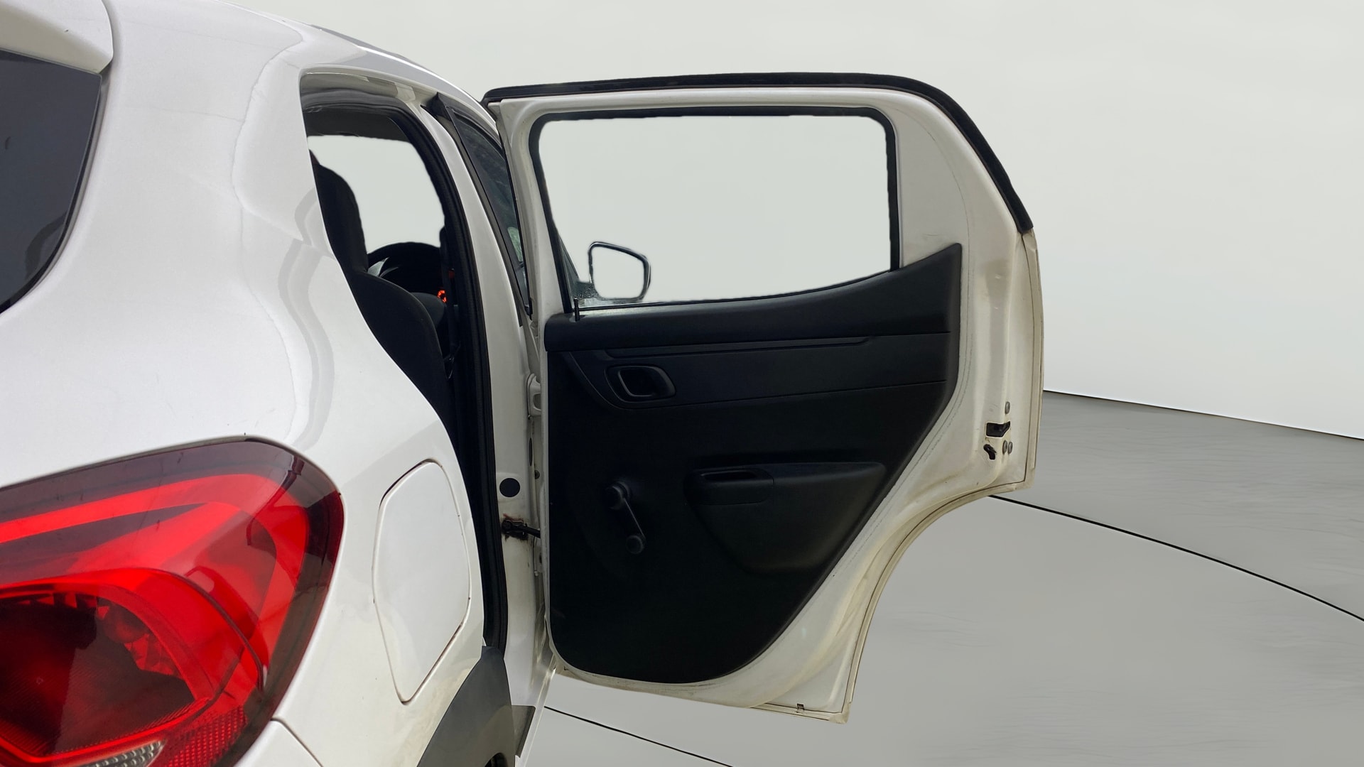 View 2017 Renault Kwid RXL 1.0 AMT BS IV Image 7 Used 2017 Renault Kwid RXL 1.0 AMT BS IV Image 7