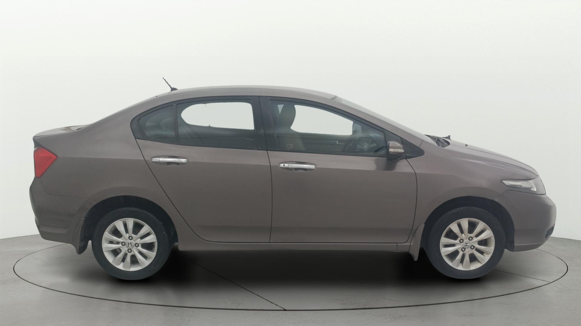 View 2013 Honda City ZX MT Diesel Anniversary Edition Image 26 Used 2013 Honda City ZX MT Diesel Anniversary Edition Image 26