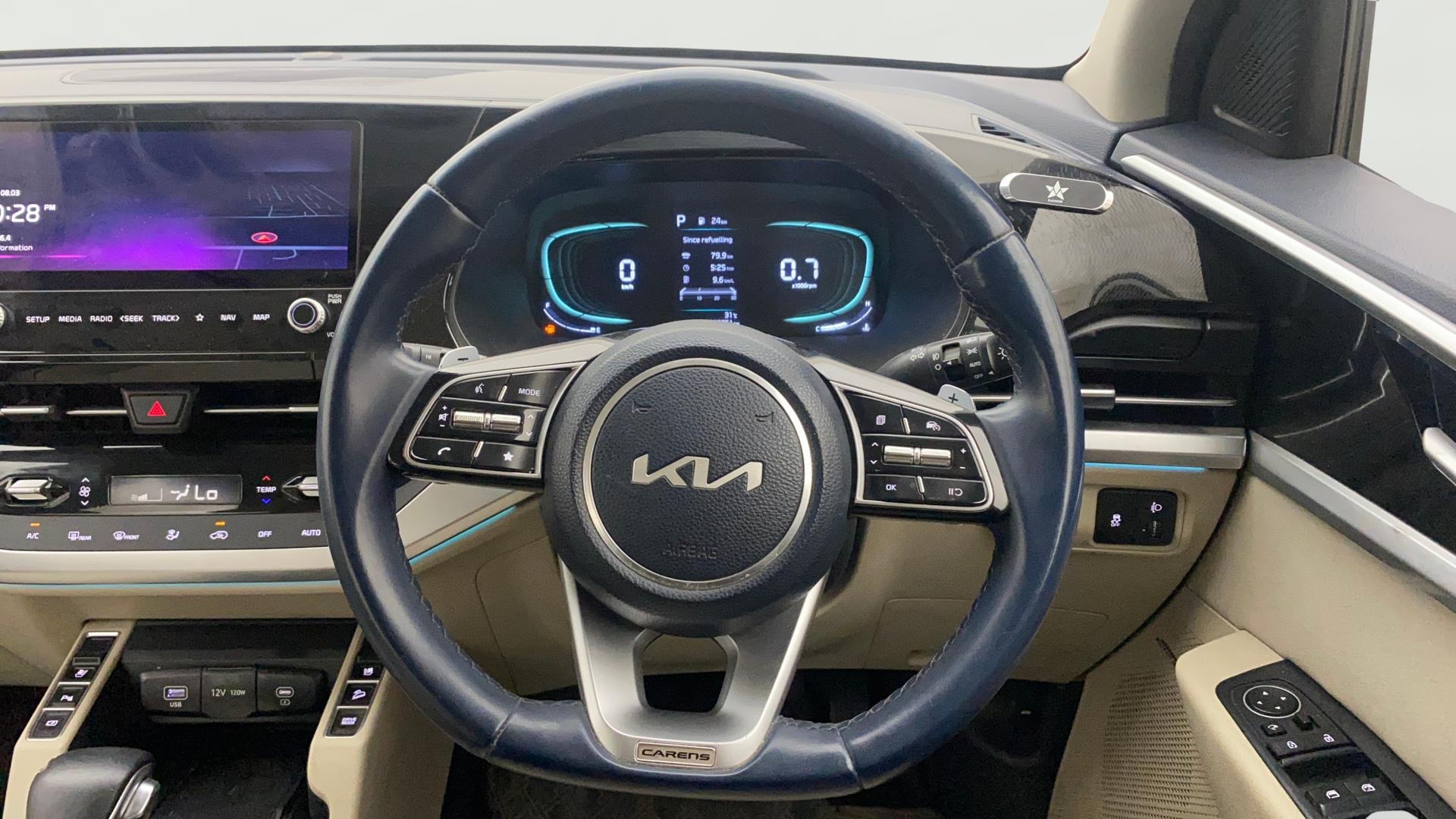 View 2022 Kia Carens Luxury Plus 1.5 AT Diesel 7 STR Image 22 Used 2022 Kia Carens Luxury Plus 1.5 AT Diesel 7 STR Image 22