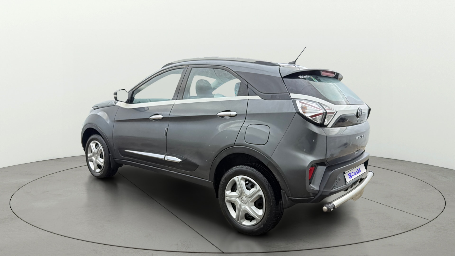 View 2021 Tata Nexon Revotron XMA AMT Image 2 Used 2021 Tata Nexon Revotron XMA AMT Image 2