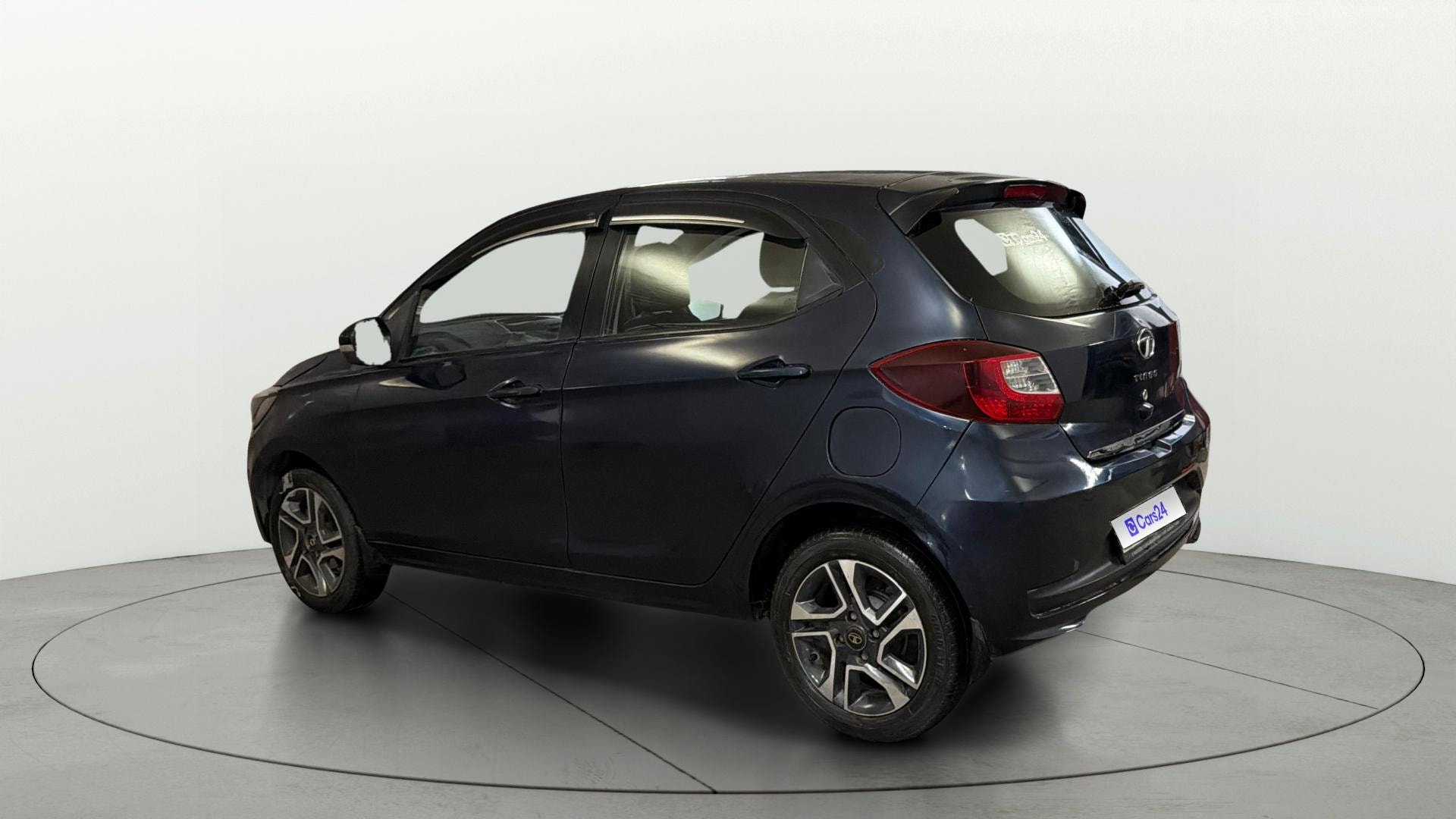 View 2022 Tata Tiago Revotorq XB Image 2 Used 2022 Tata Tiago Revotorq XB Image 2