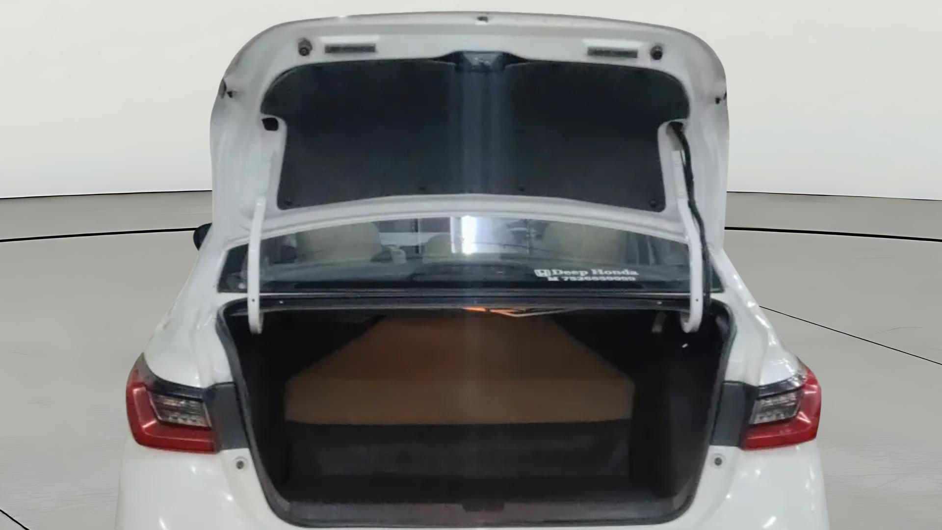 View 2024 Honda City ZX MT Diesel Anniversary Edition Image 30 Used 2024 Honda City ZX MT Diesel Anniversary Edition Image 30