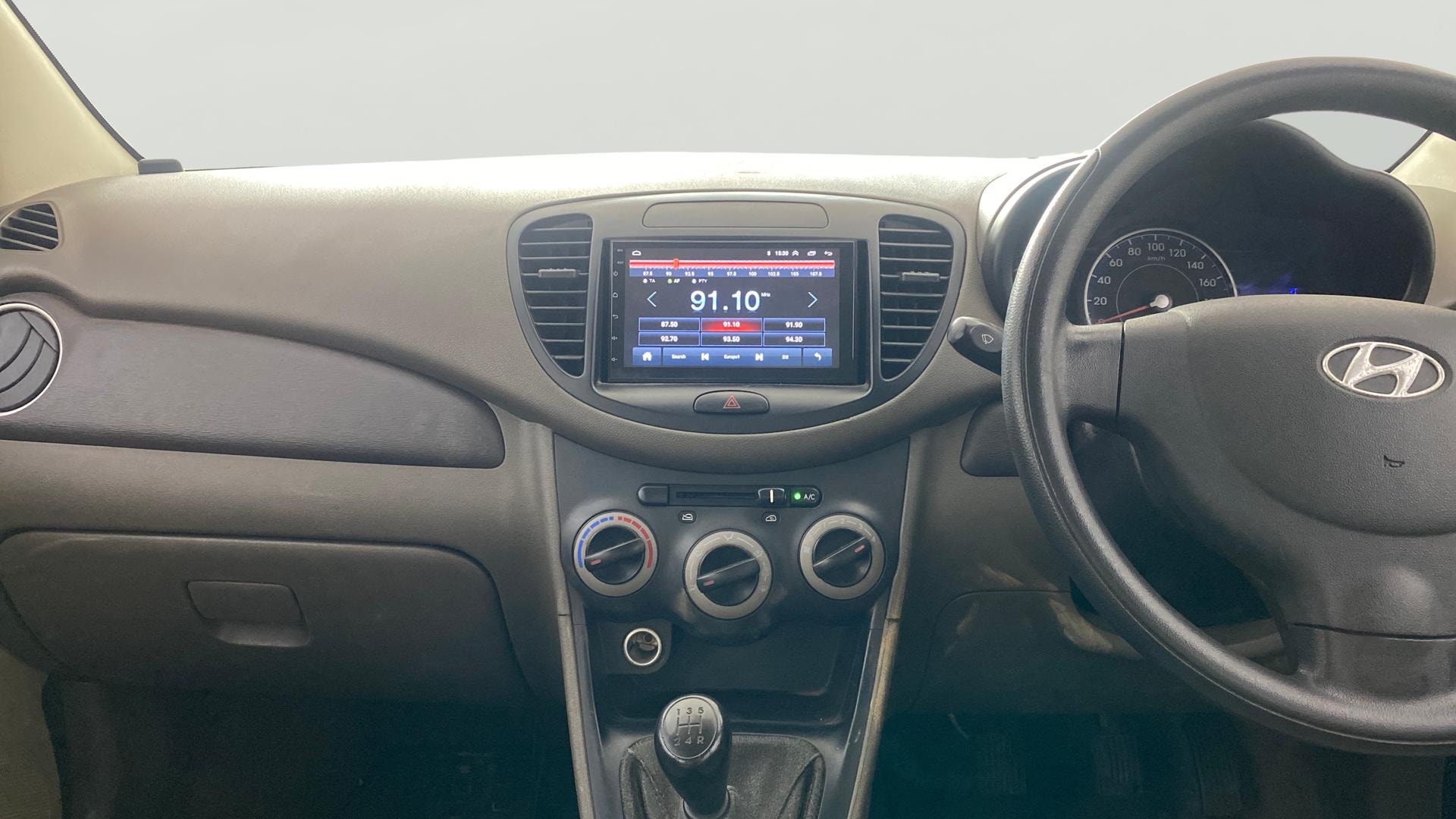 View 2016 Hyundai i10 1.1 Era Image 17 Used 2016 Hyundai i10 1.1 Era Image 17