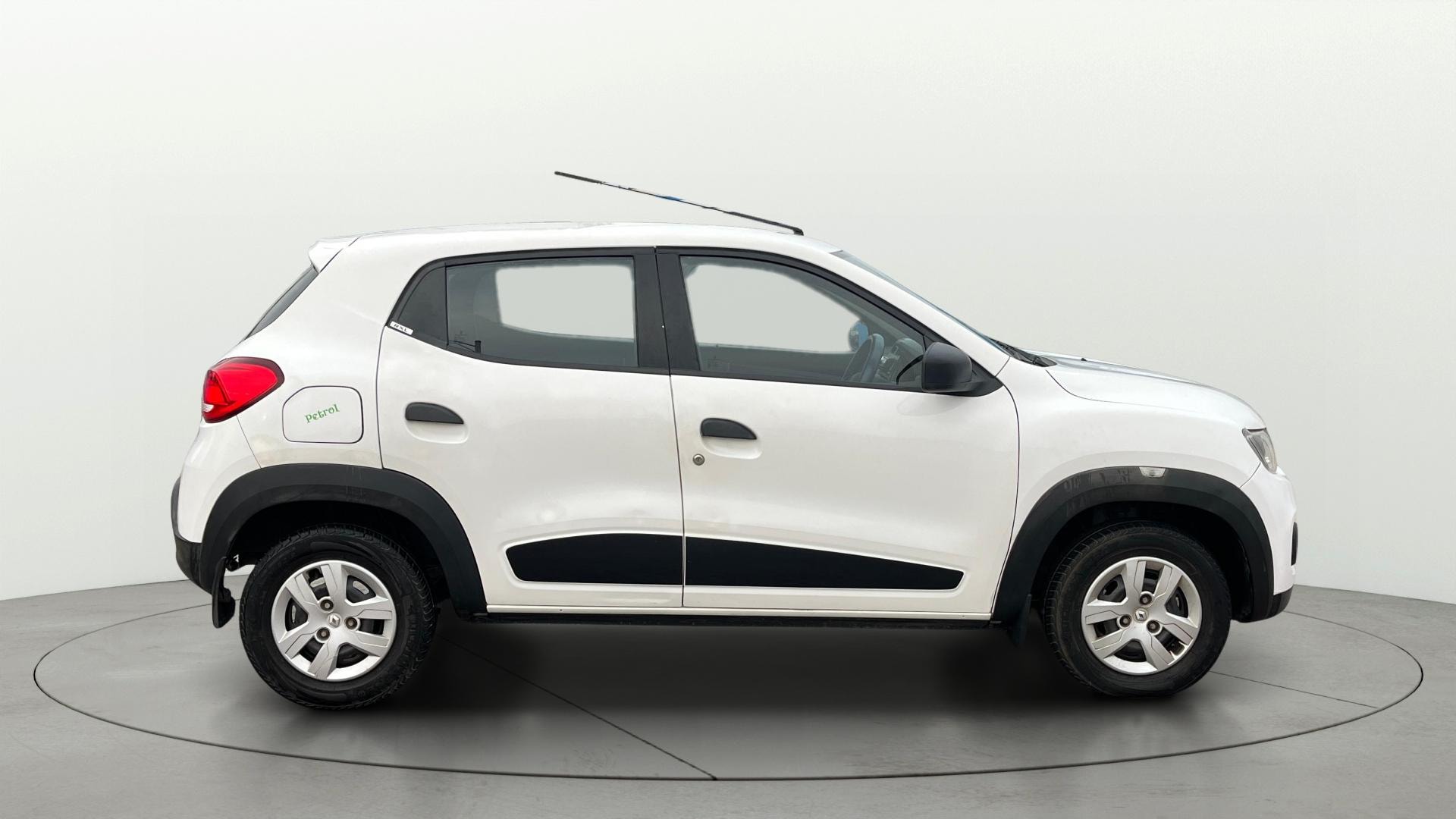View 2016 Renault Kwid RXL Image 8 Used 2016 Renault Kwid RXL Image 8