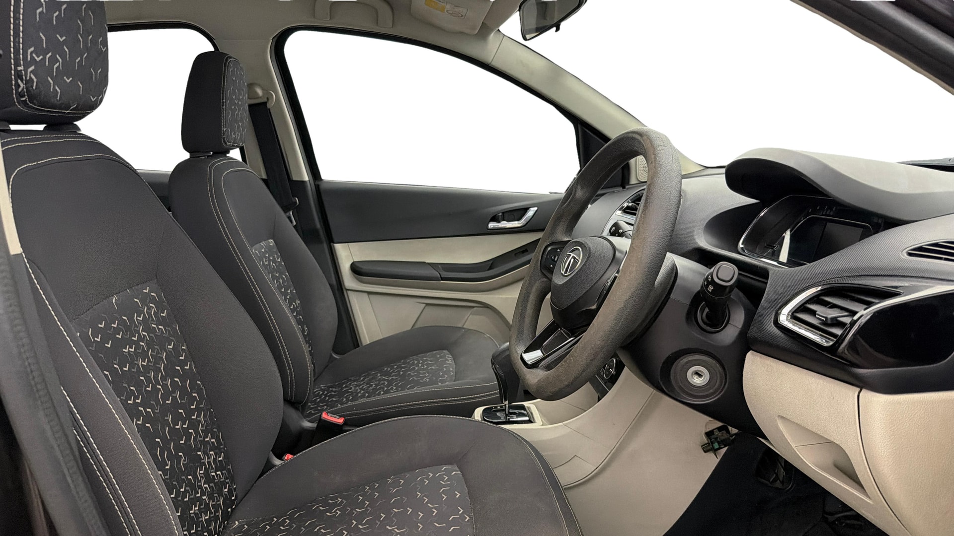 View 2022 Tata Tiago Revotorq XB Image 26 Used 2022 Tata Tiago Revotorq XB Image 26