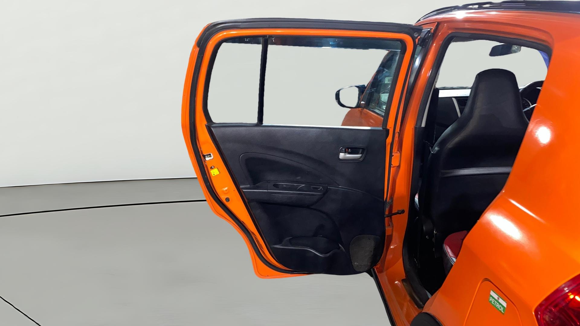 View 2018 Maruti Suzuki 1000 Base Variant Image 22 Used 2018 Maruti Suzuki 1000 Base Variant Image 22