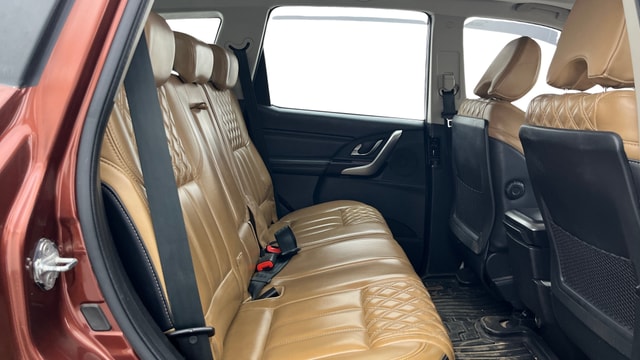 View Mahindra XUV500 Image 38 Used Mahindra XUV500 Image 38