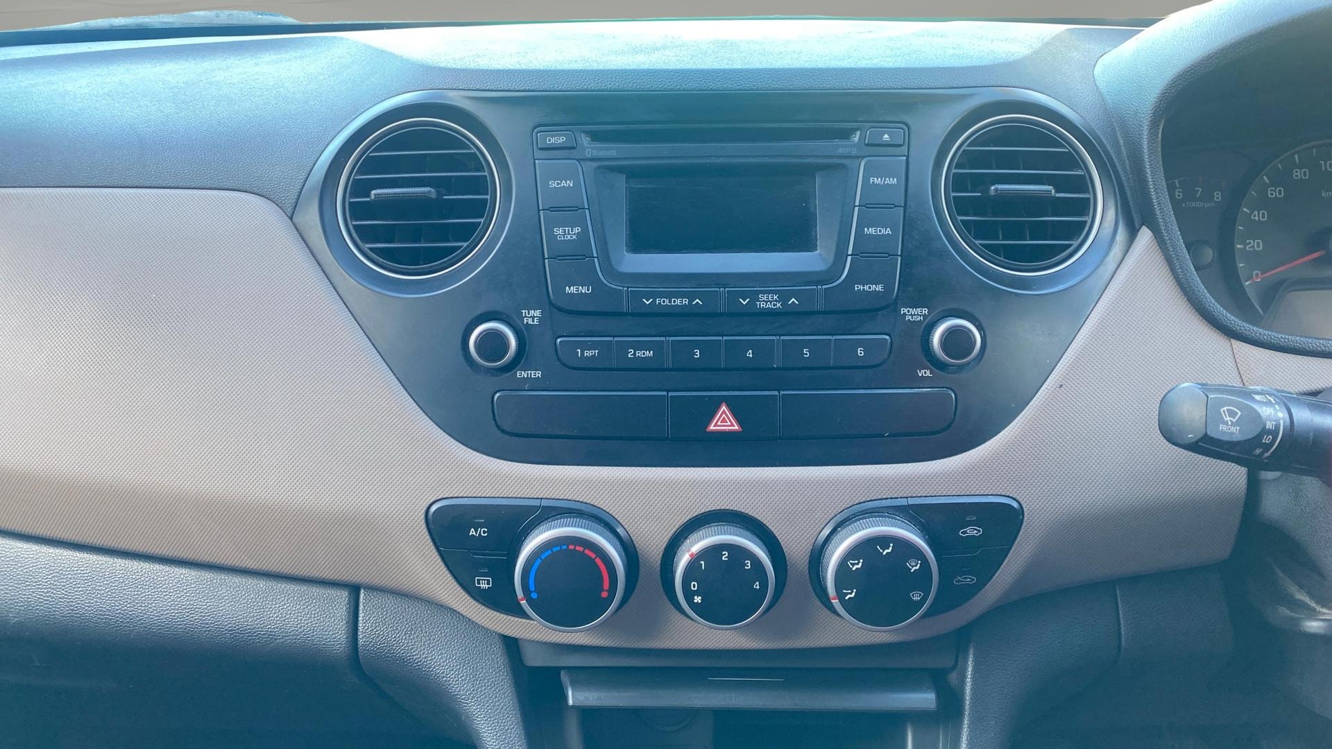 View 2015 Hyundai Xcent E Petrol Image 17 Used 2015 Hyundai Xcent E Petrol Image 17