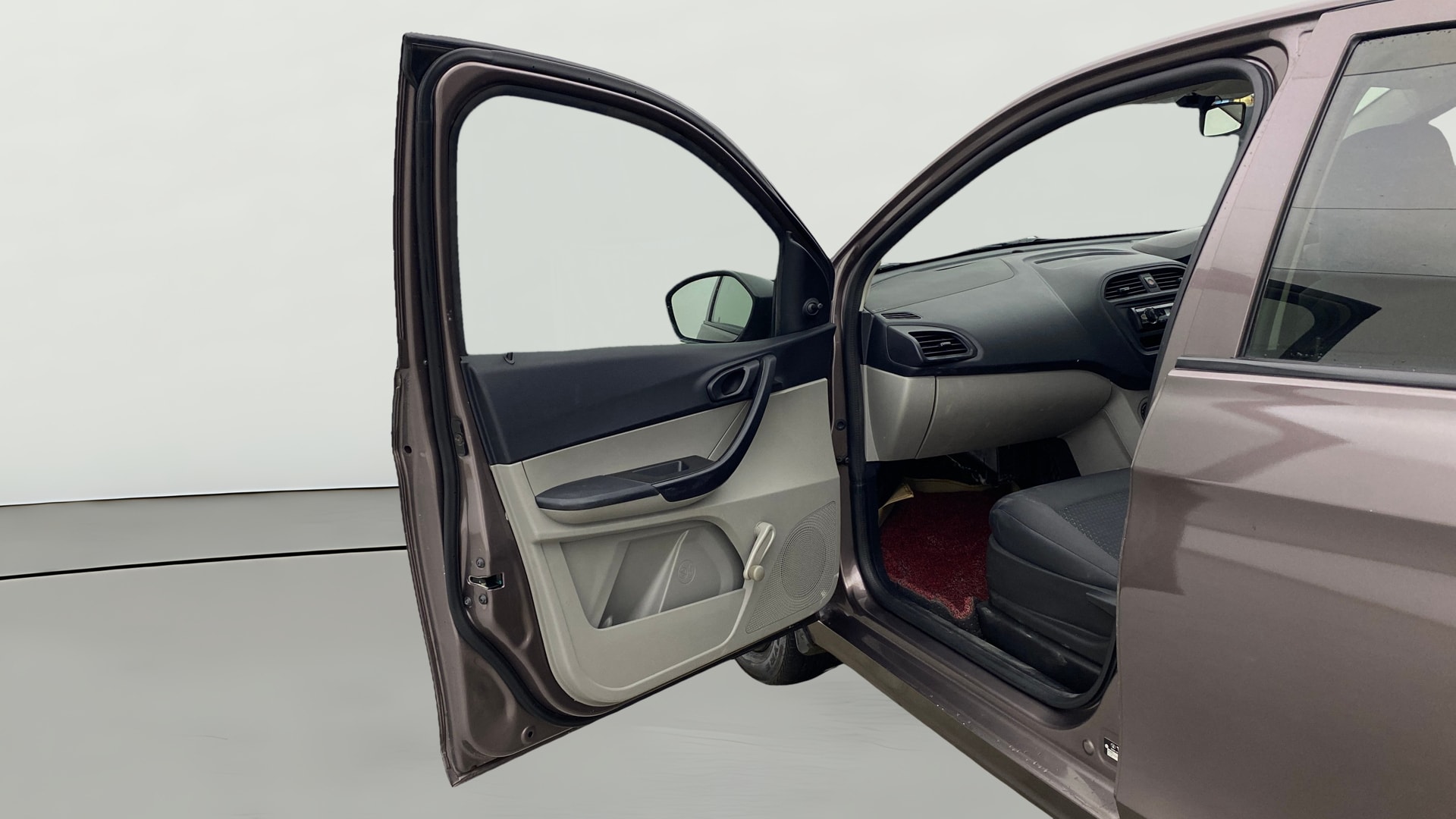 View 2019 Tata Tiago Revotorq XB Image 30 Used 2019 Tata Tiago Revotorq XB Image 30