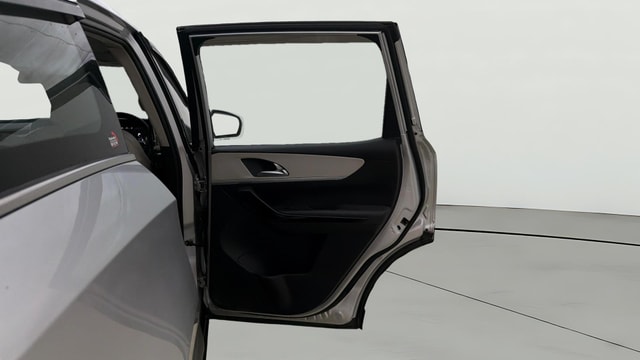 View Mahindra XUV700 Image 6 Used Mahindra XUV700 Image 6