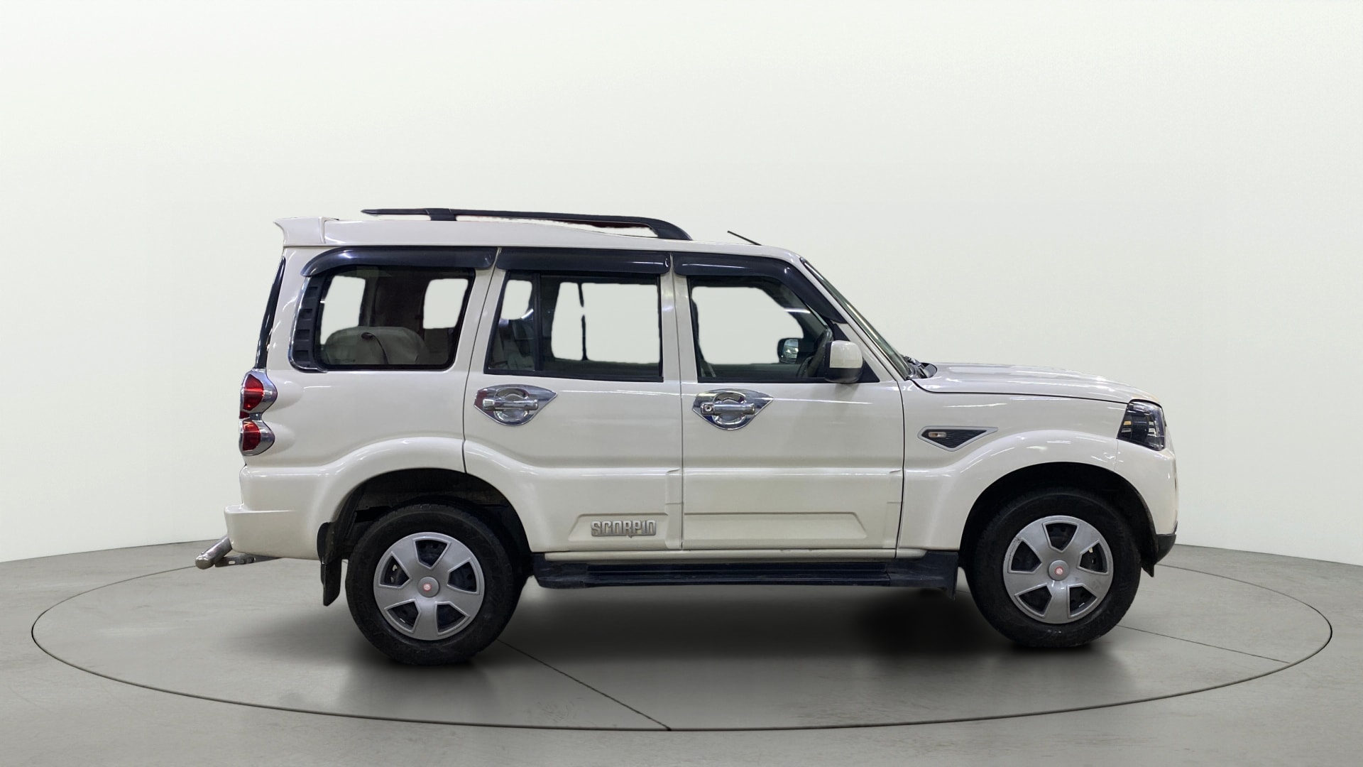 View 2018 Mahindra Scorpio S7 Image 8 Used 2018 Mahindra Scorpio S7 Image 8