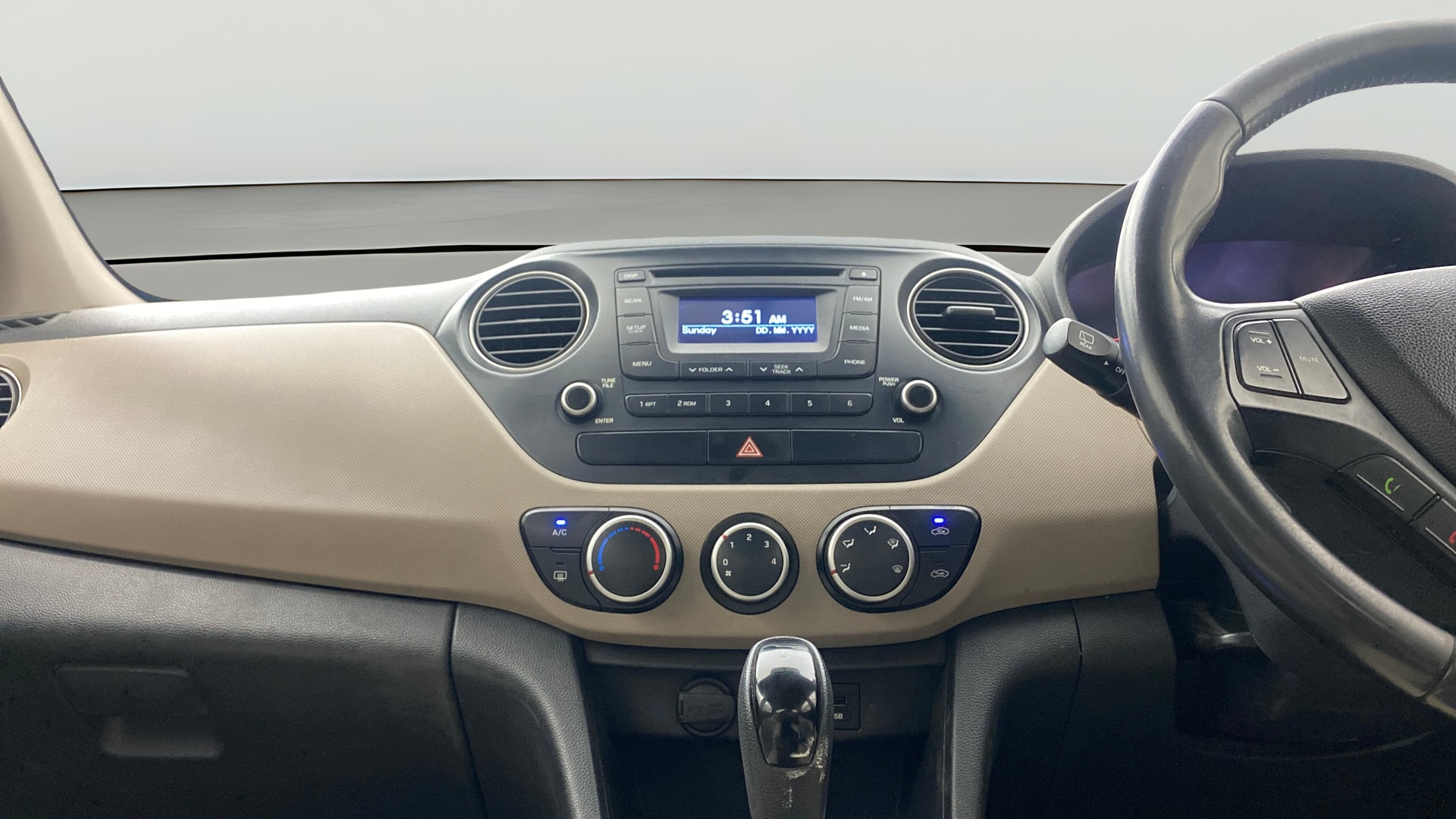 View 2015 Hyundai Grand i10 Asta AT 1.2 Kappa VTVT Image 17 Used 2015 Hyundai Grand i10 Asta AT 1.2 Kappa VTVT Image 17